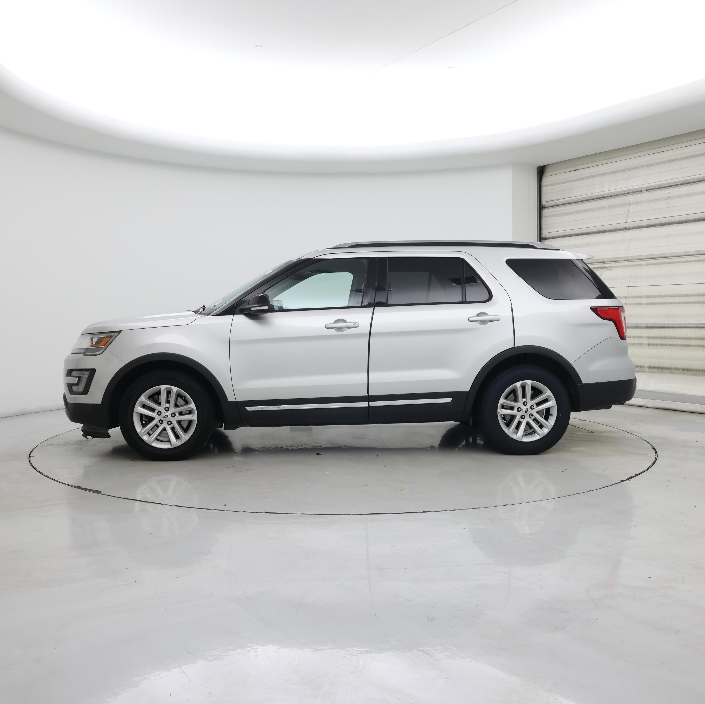 Thumbnail: 2017 Ford Explorer - 3