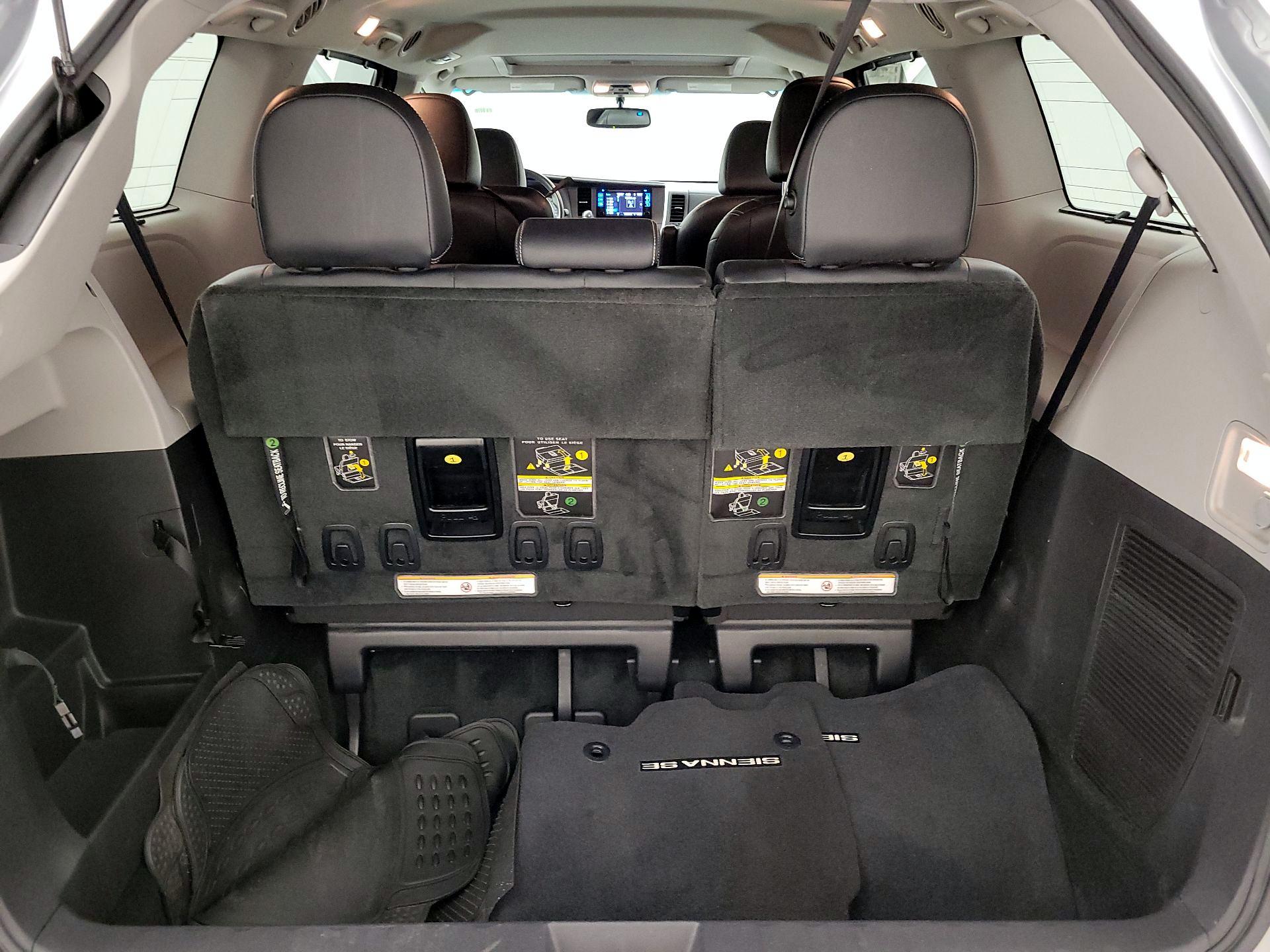 Thumbnail: 2015 Toyota Sienna - 18