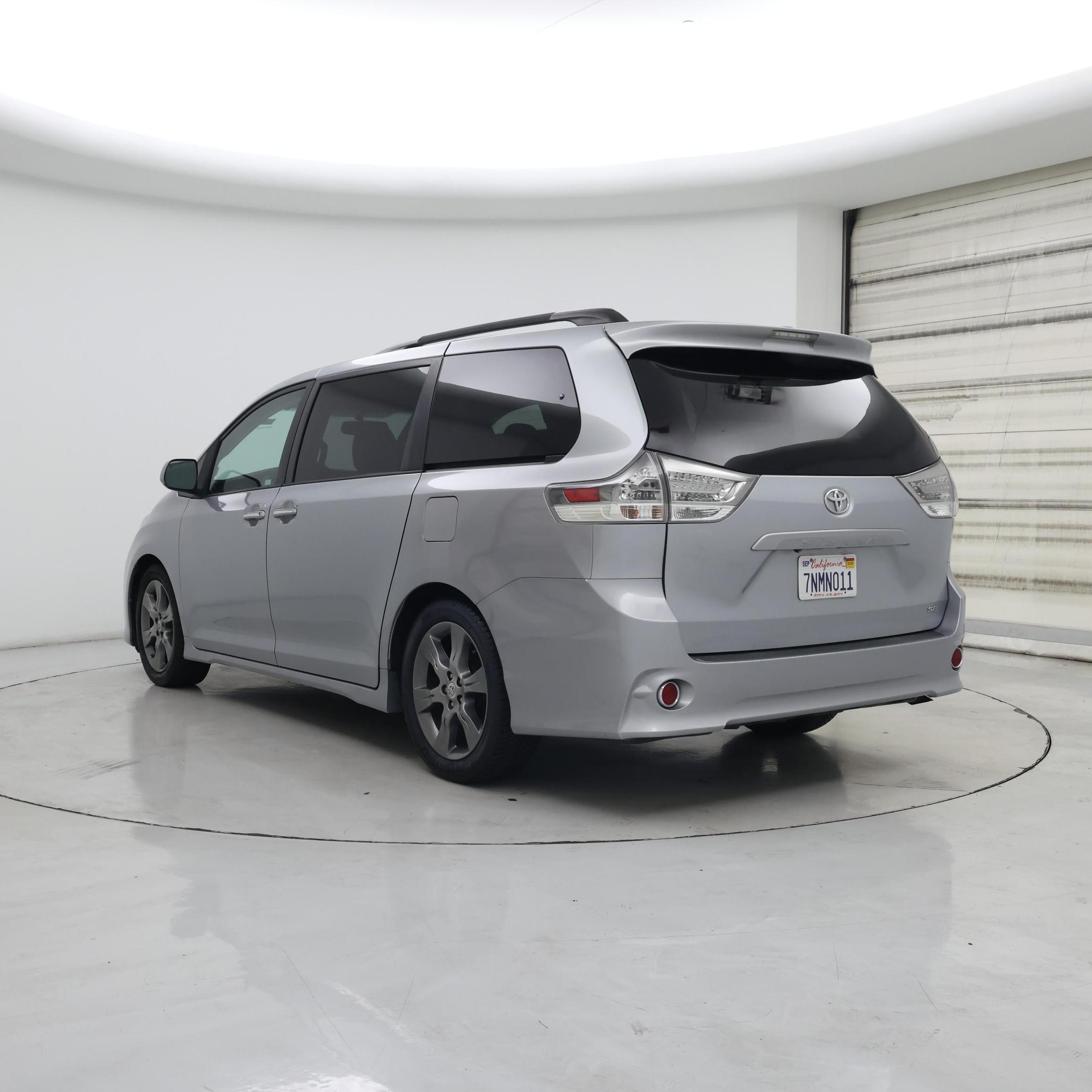 Thumbnail: 2015 Toyota Sienna - 2