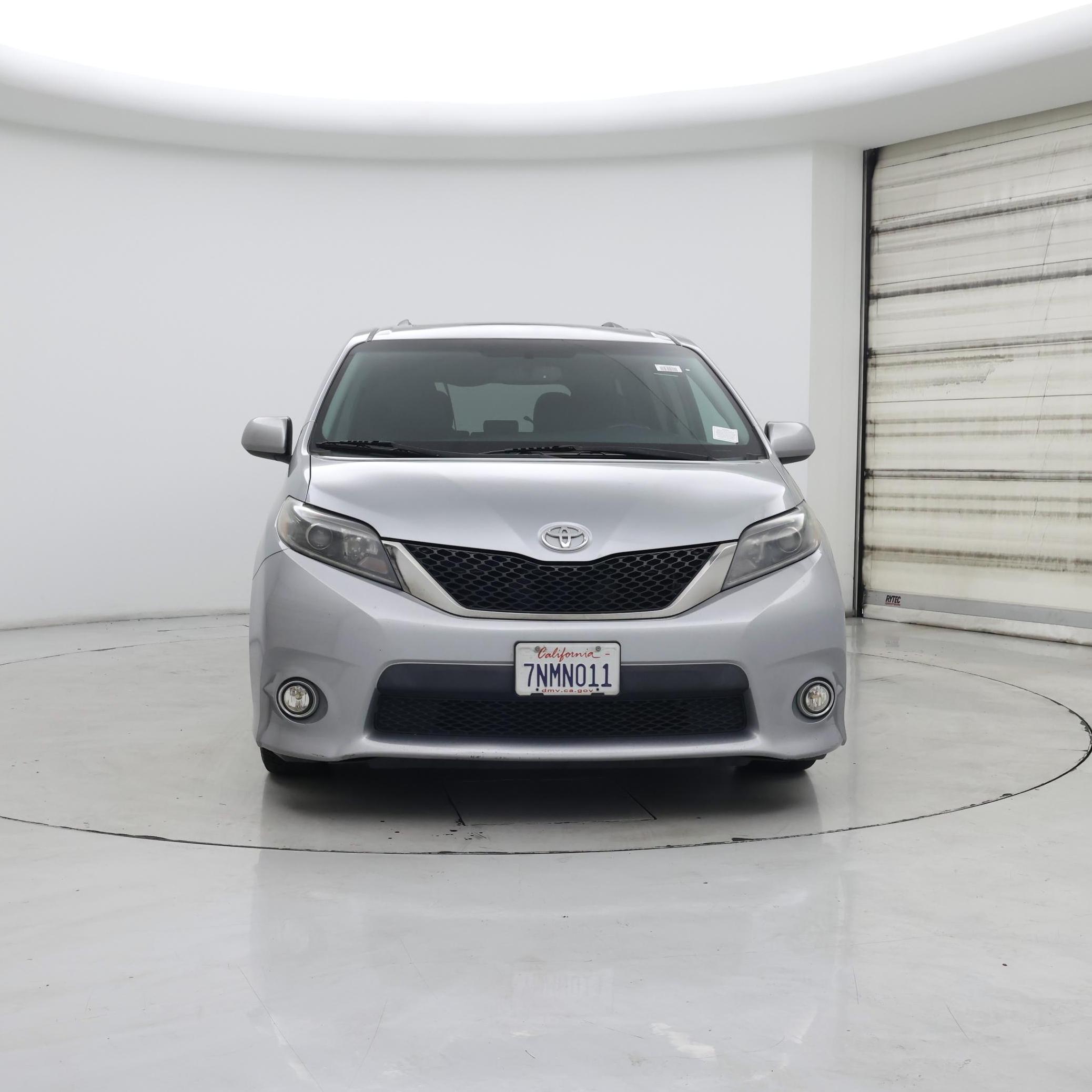 Thumbnail: 2015 Toyota Sienna - 5