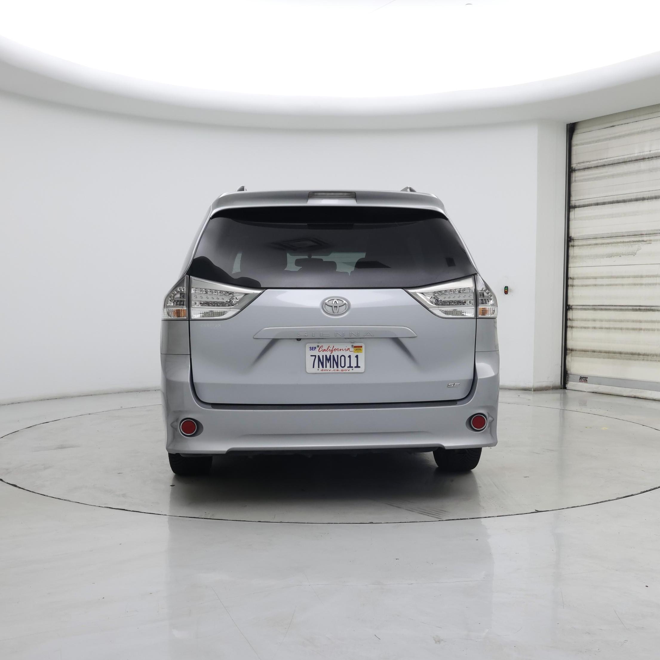 Thumbnail: 2015 Toyota Sienna - 6