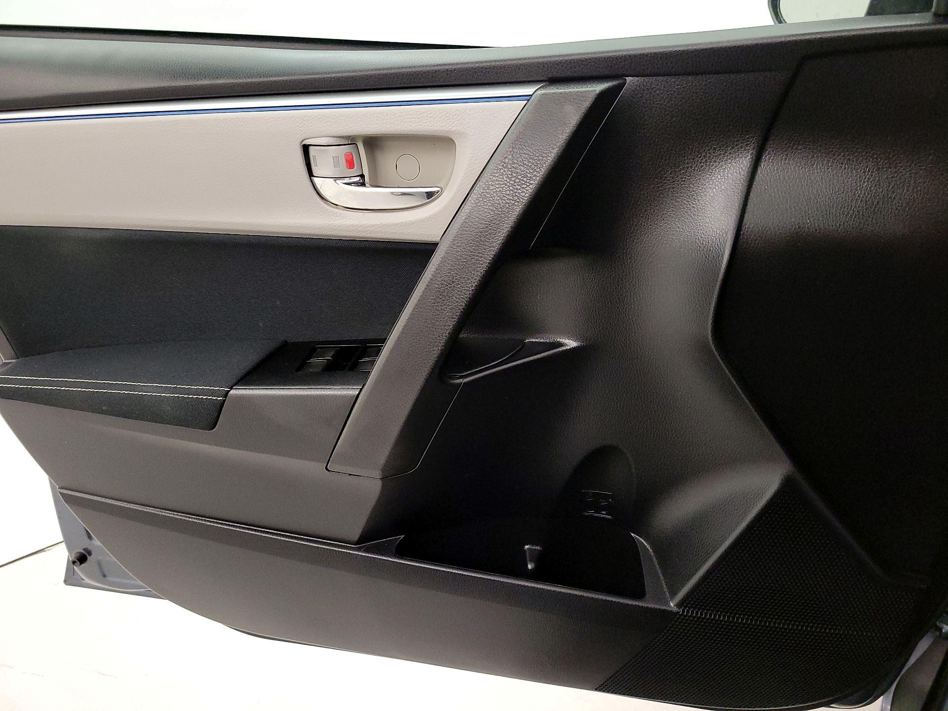 Thumbnail: 2016 Toyota Corolla - 12