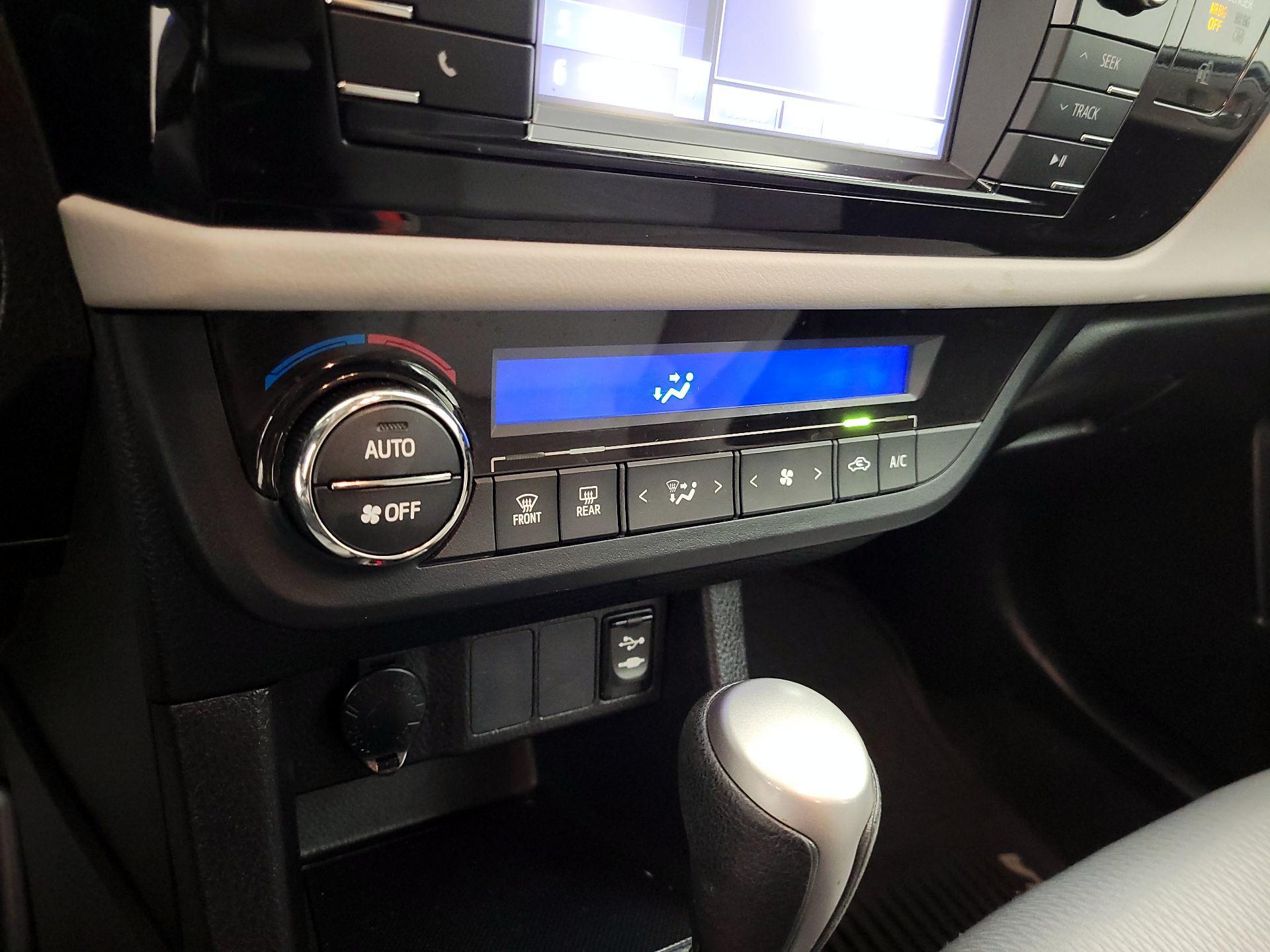 Thumbnail: 2016 Toyota Corolla - 16