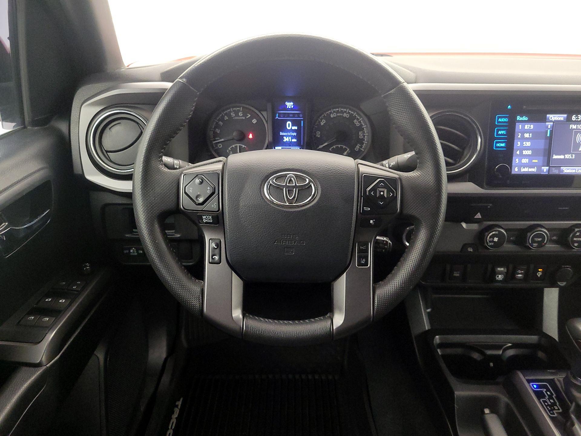 Thumbnail: 2019 Toyota Tacoma - 10