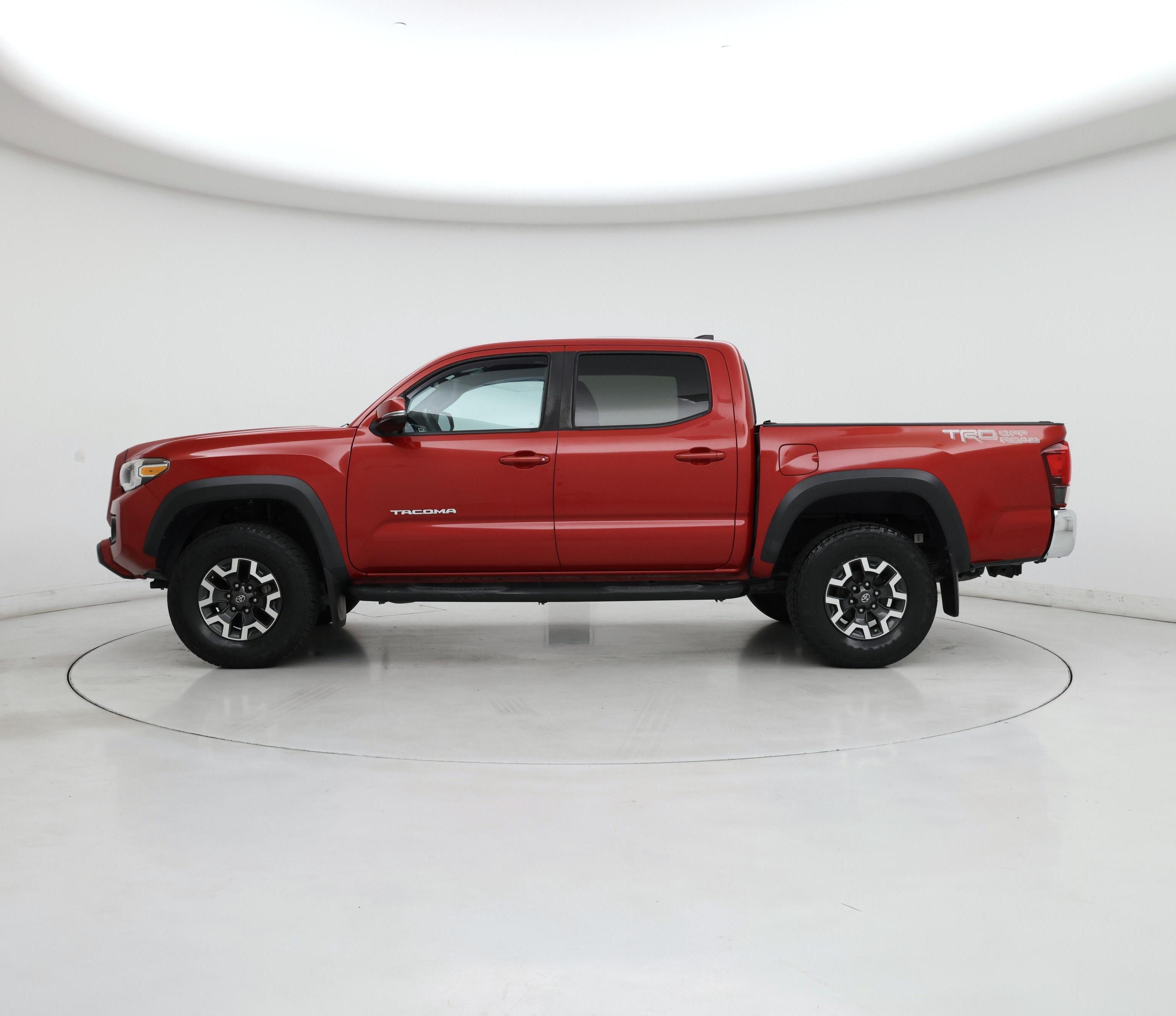 Thumbnail: 2019 Toyota Tacoma - 3