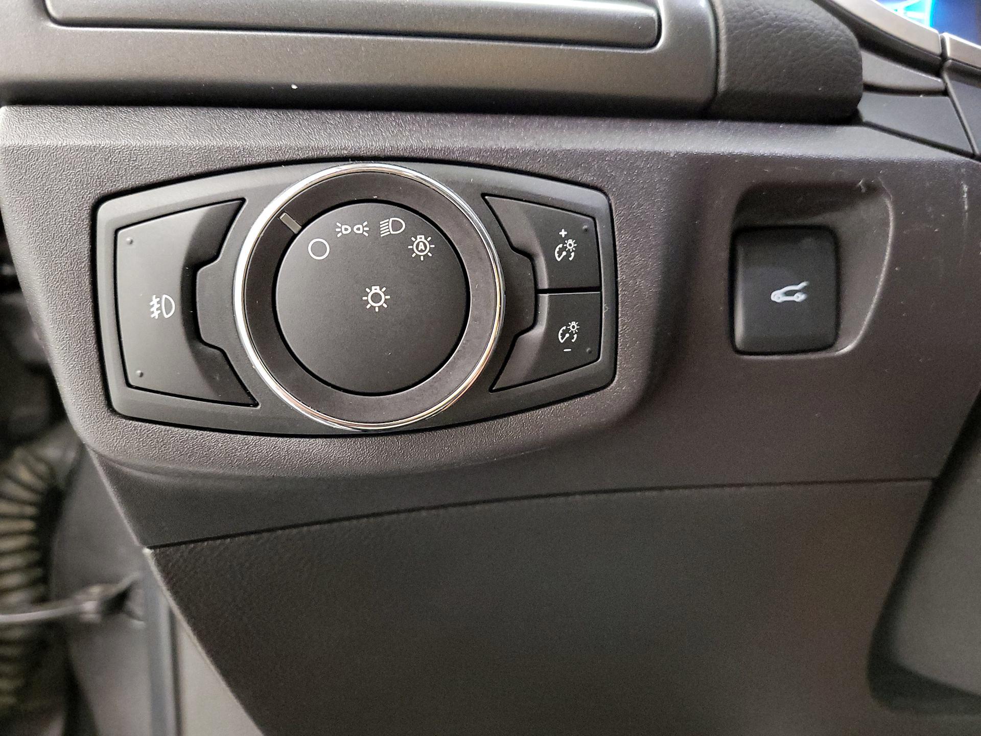 Thumbnail: 2016 Ford Fusion - 13