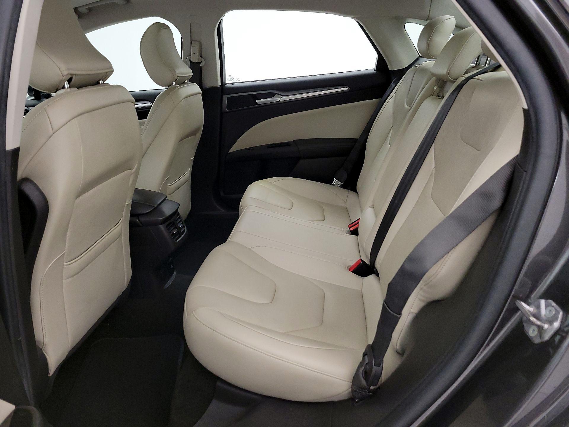 Thumbnail: 2016 Ford Fusion - 20