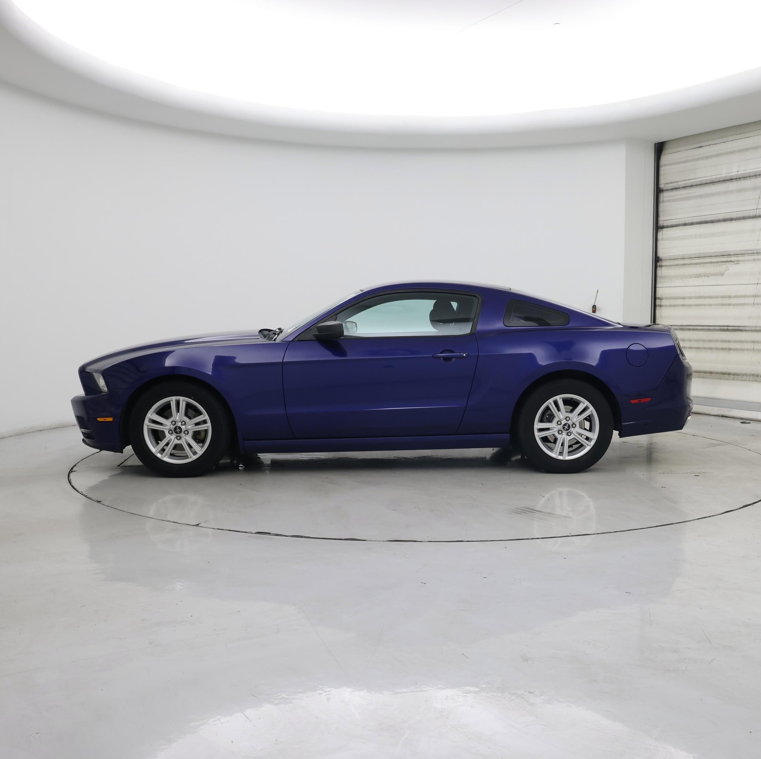 Thumbnail: 2013 Ford Mustang - 3