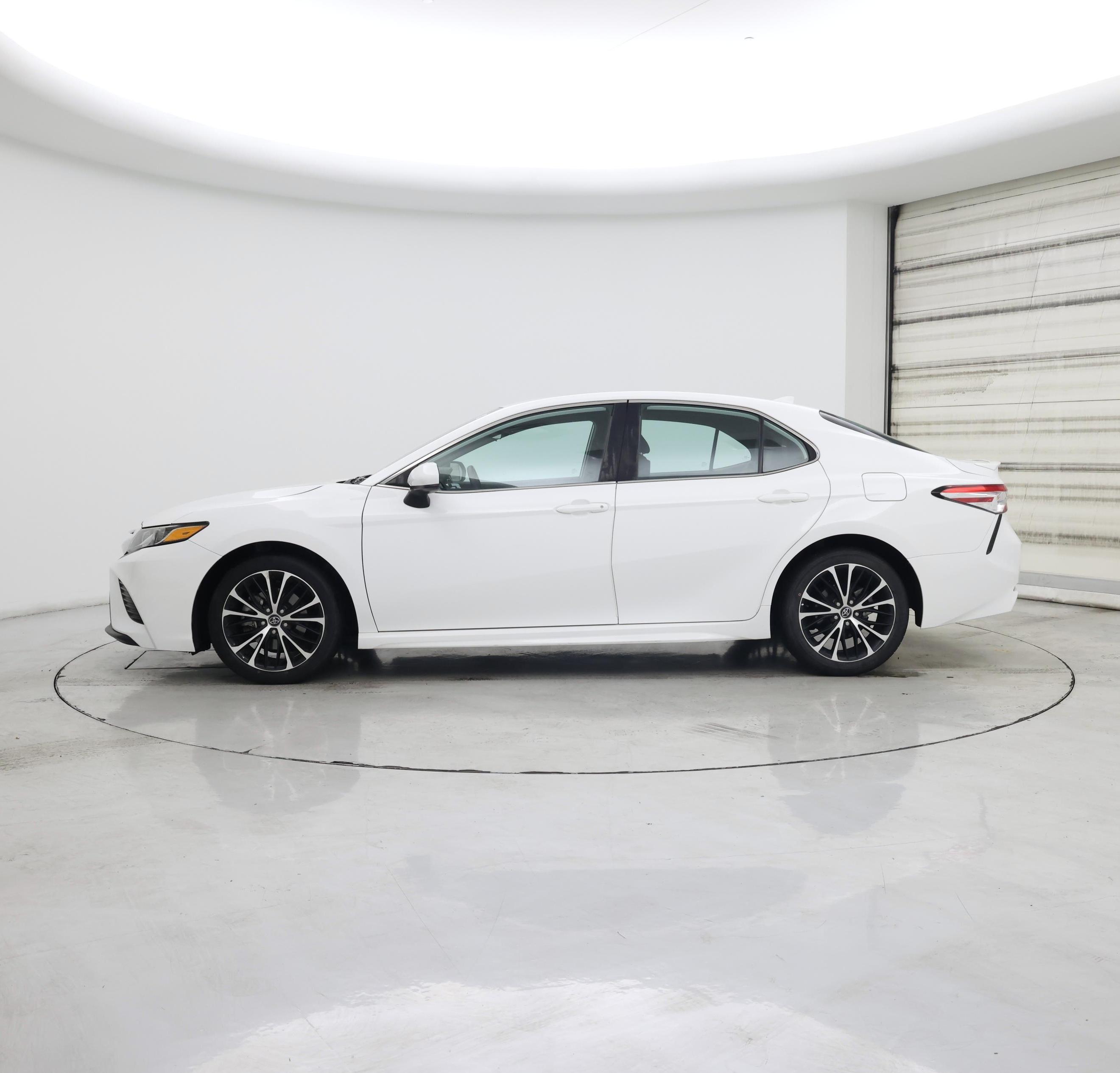 Thumbnail: 2020 Toyota Camry - 3