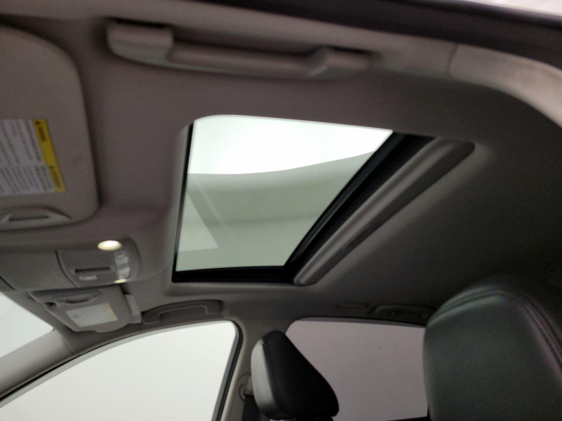 Thumbnail: 2014 INFINITI Q50 - 17