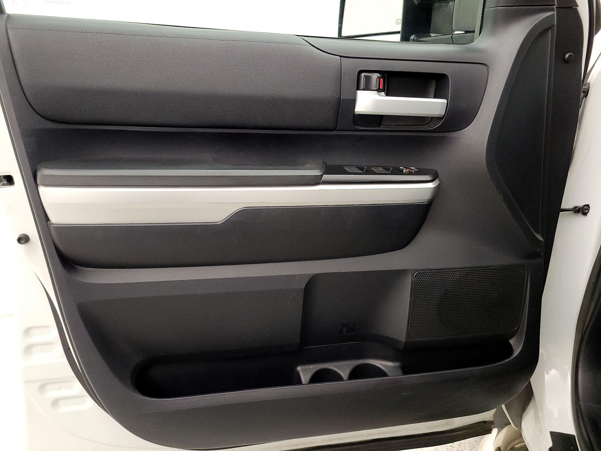 Thumbnail: 2015 Toyota Tundra - 12