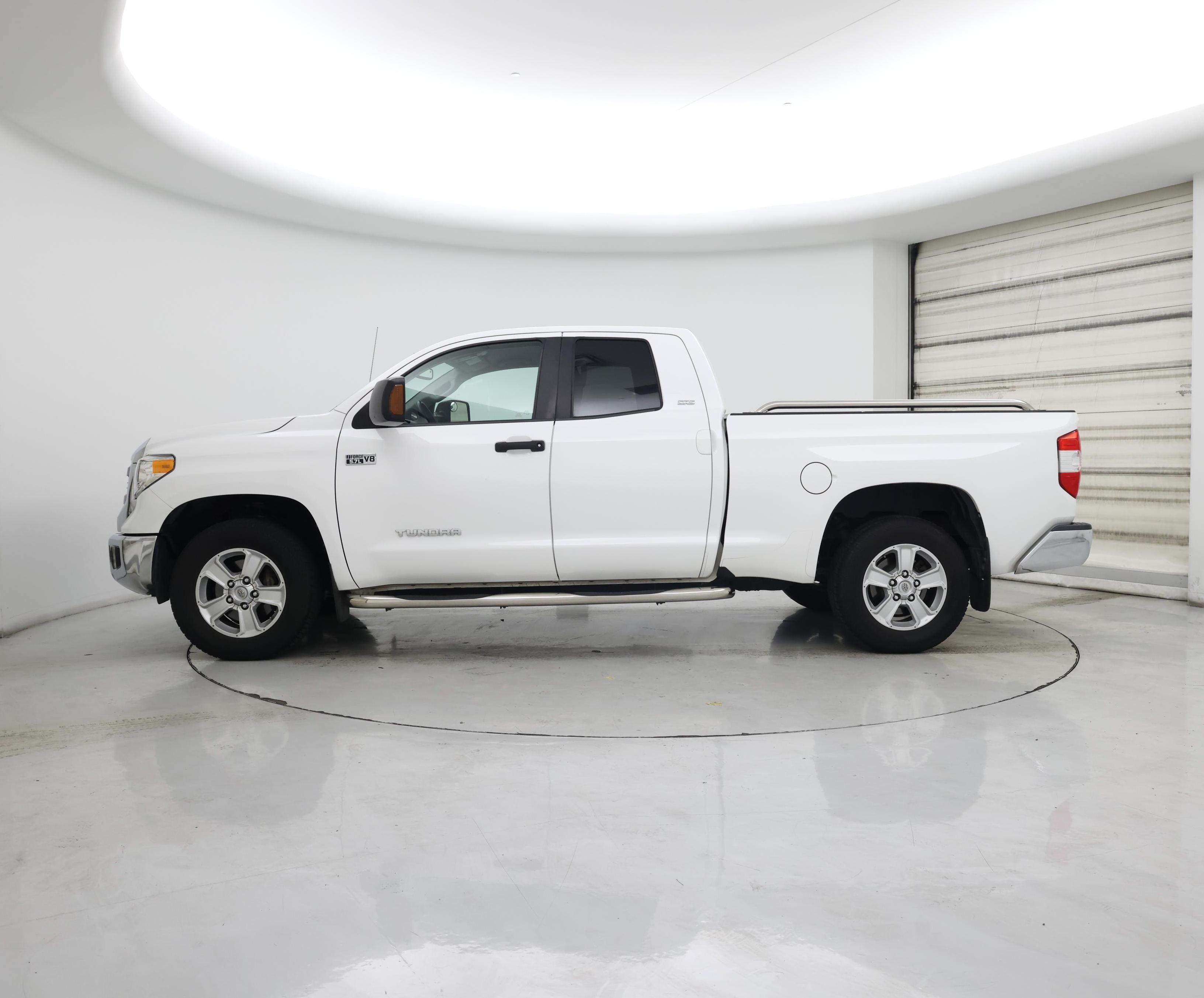 Thumbnail: 2015 Toyota Tundra - 3