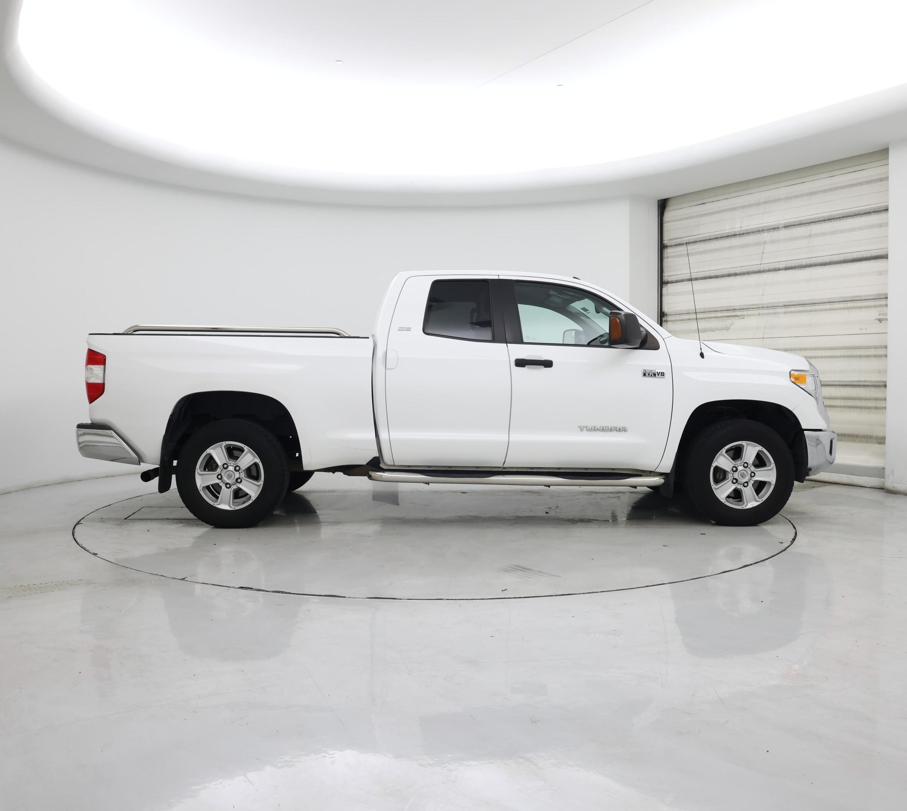 Thumbnail: 2015 Toyota Tundra - 7