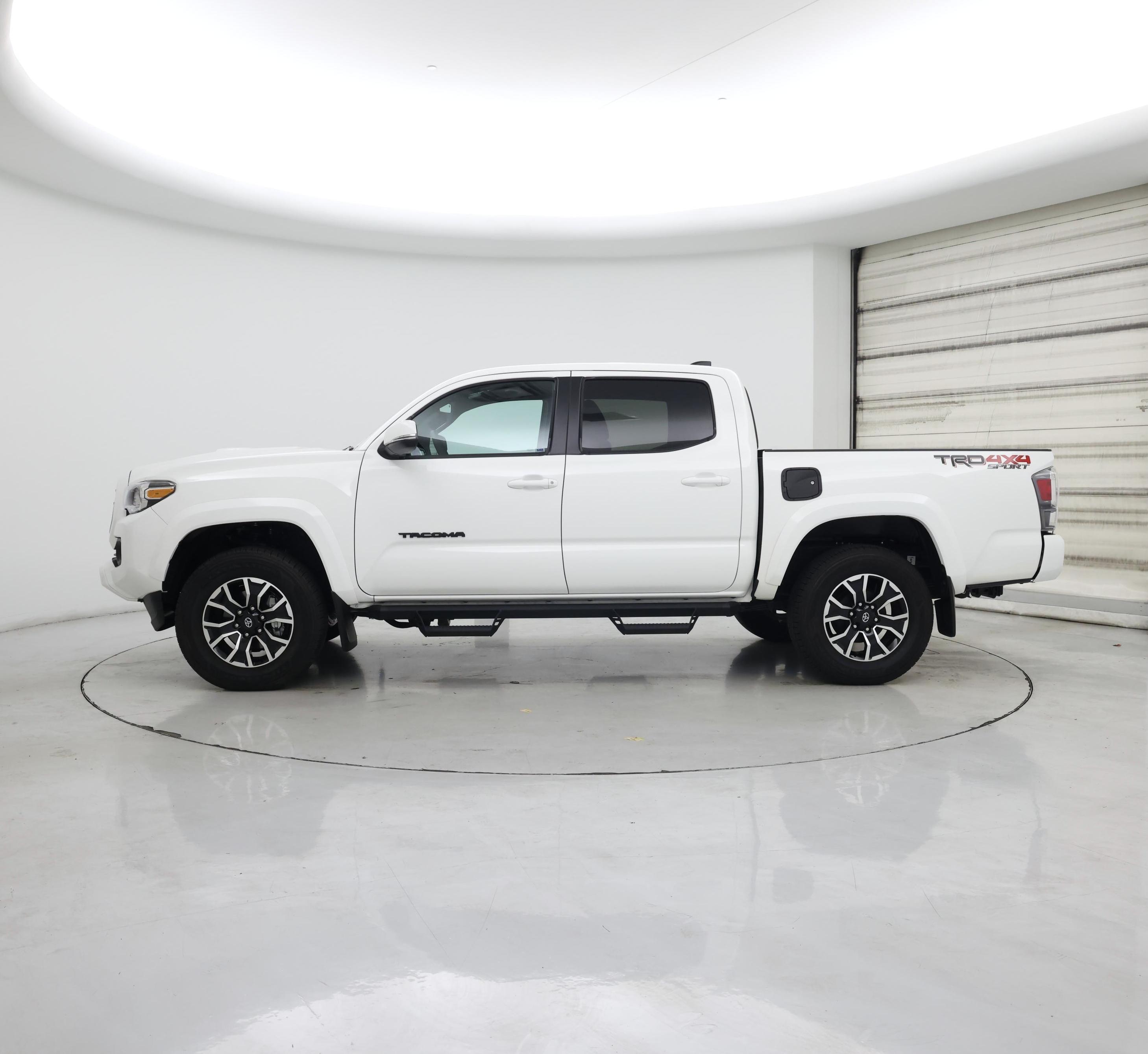 Thumbnail: 2022 Toyota Tacoma - 3