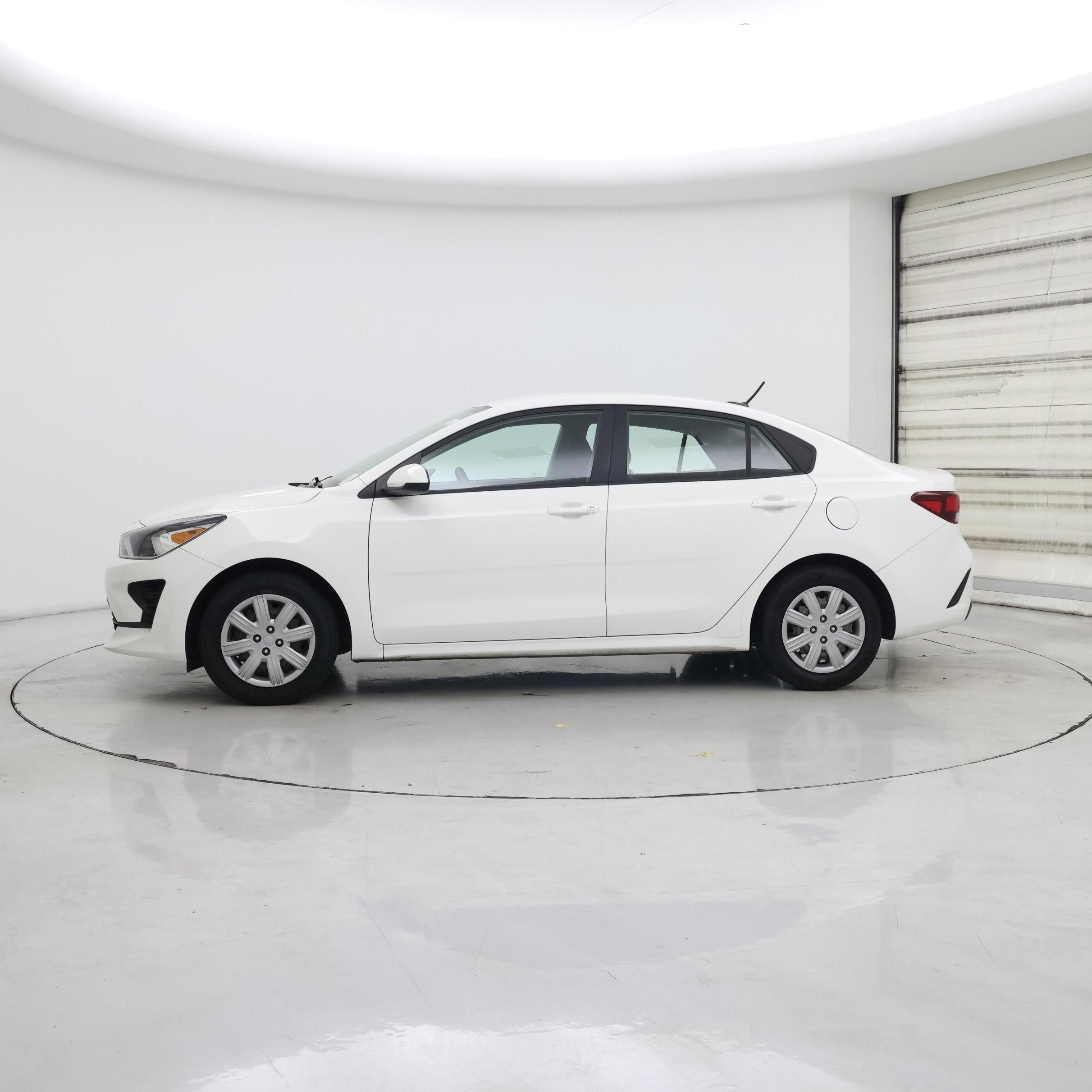 Thumbnail: 2021 Kia Rio - 3