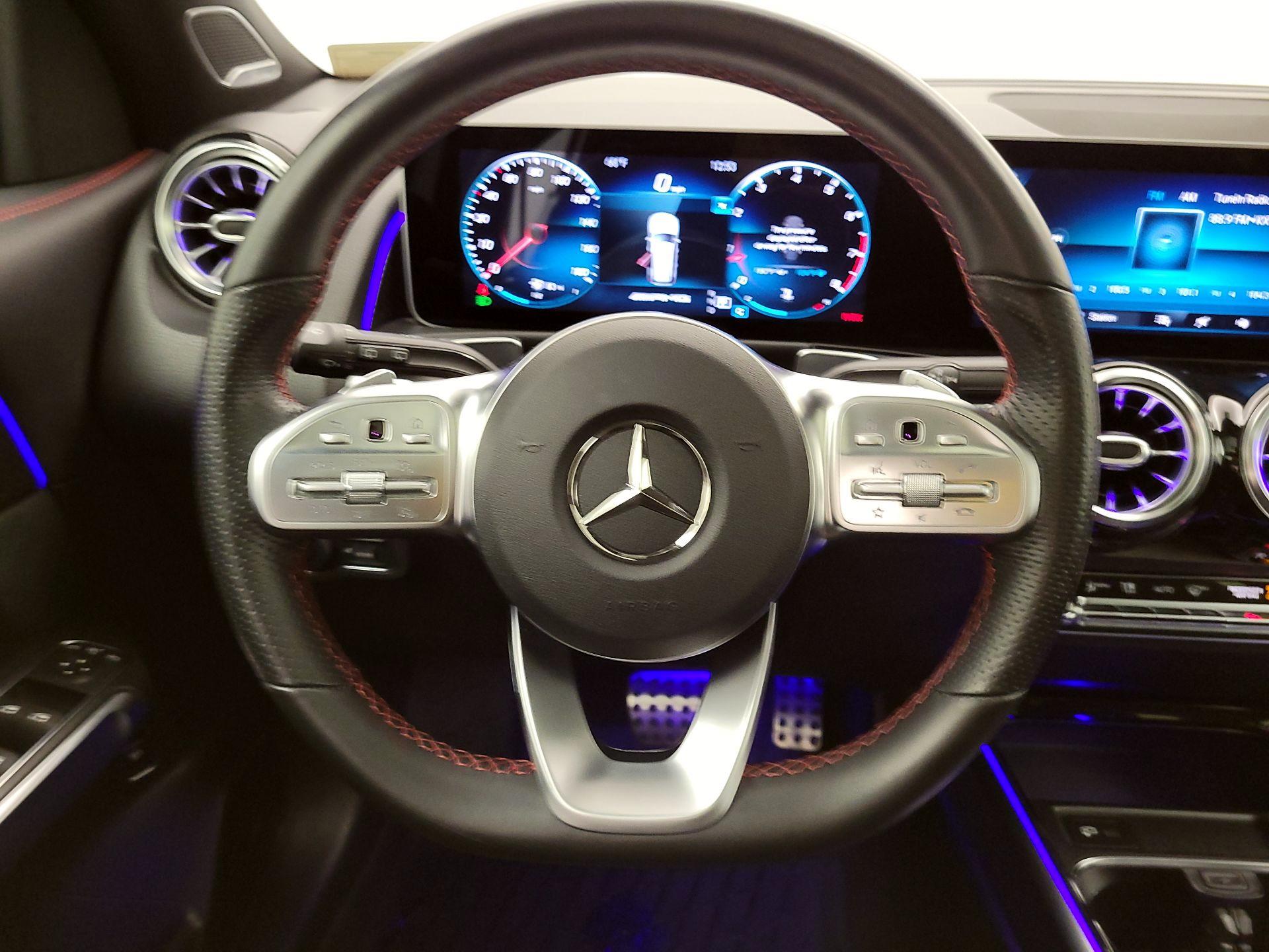 Thumbnail: 2021 Mercedes-Benz GLB - 10