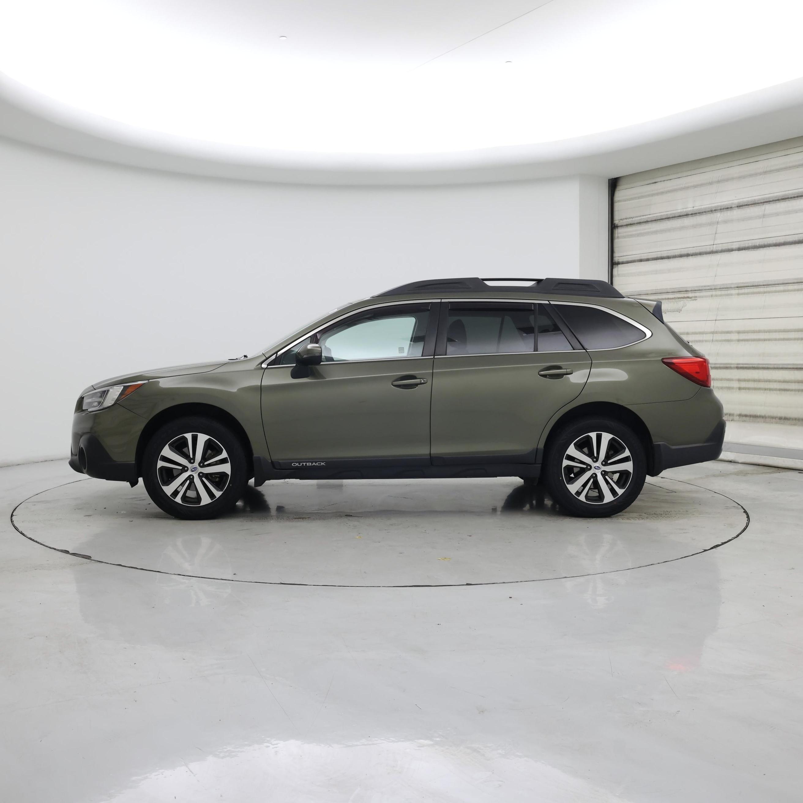 Thumbnail: 2018 Subaru Outback - 3