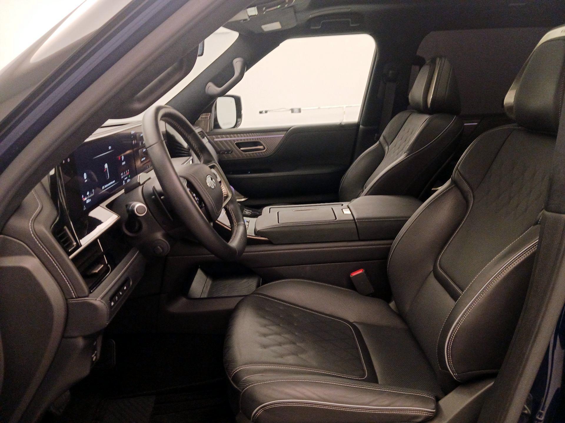 Thumbnail: 2025 INFINITI QX80 - 11