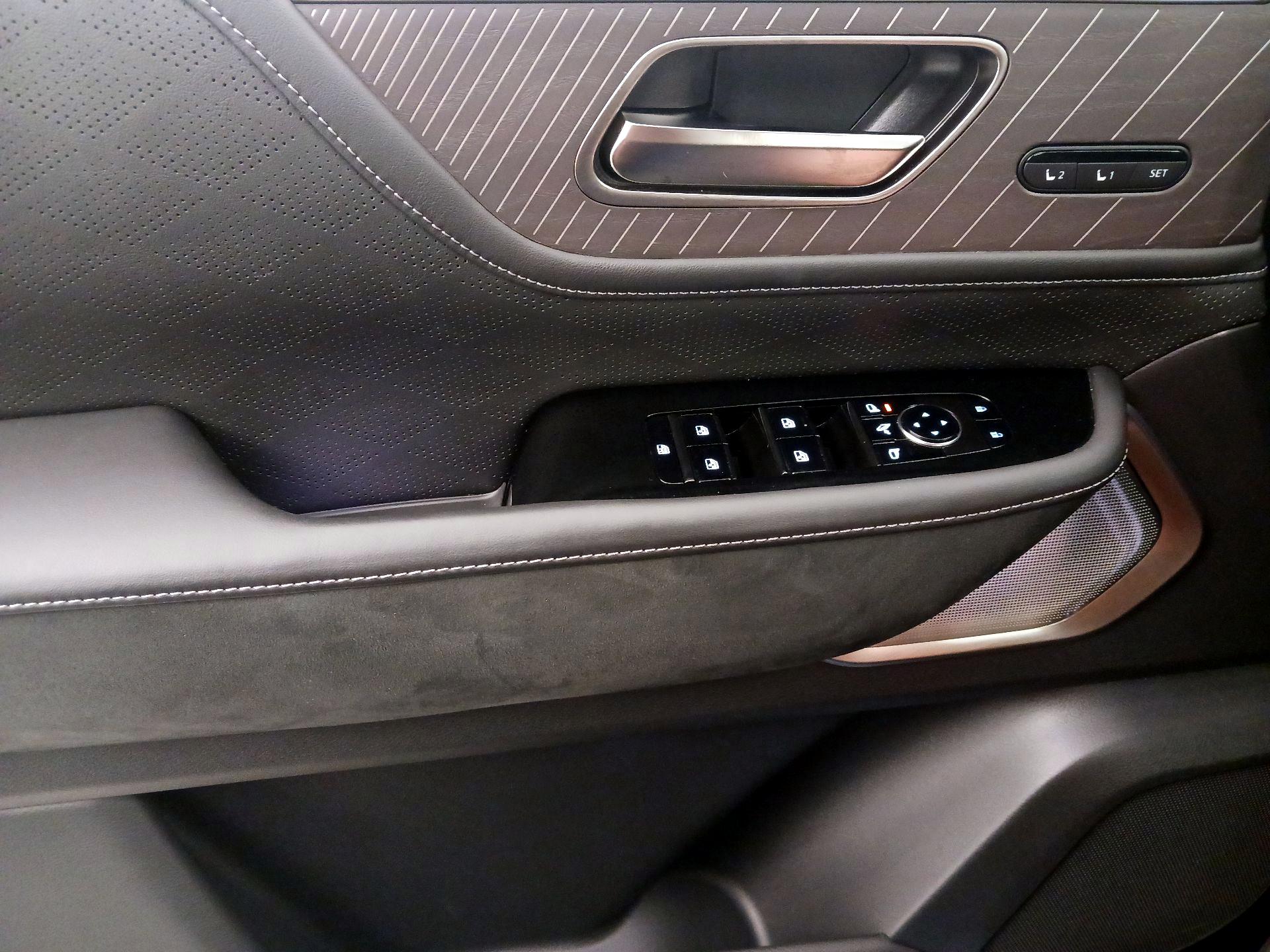 Thumbnail: 2025 INFINITI QX80 - 12