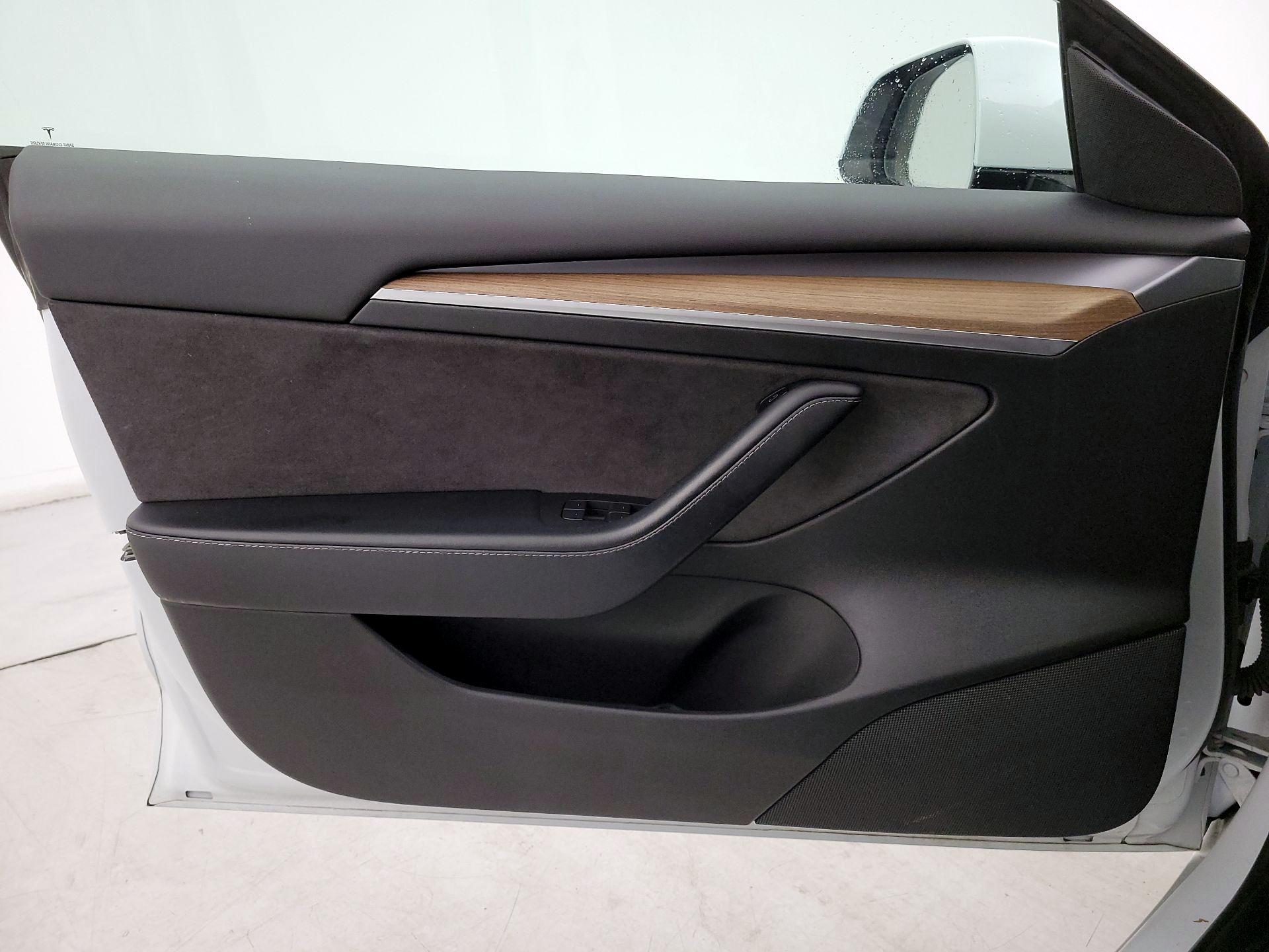Thumbnail: 2022 Tesla Model 3 - 12