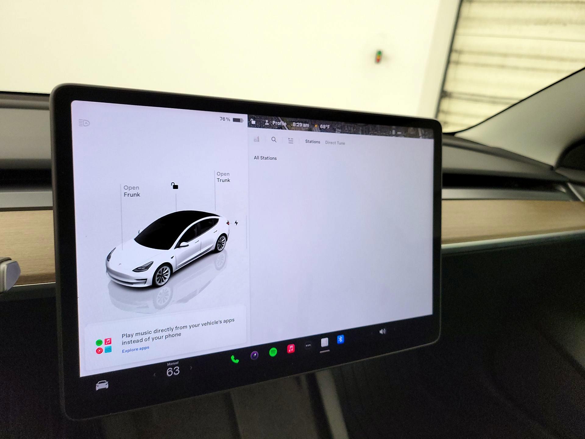 Thumbnail: 2022 Tesla Model 3 - 15