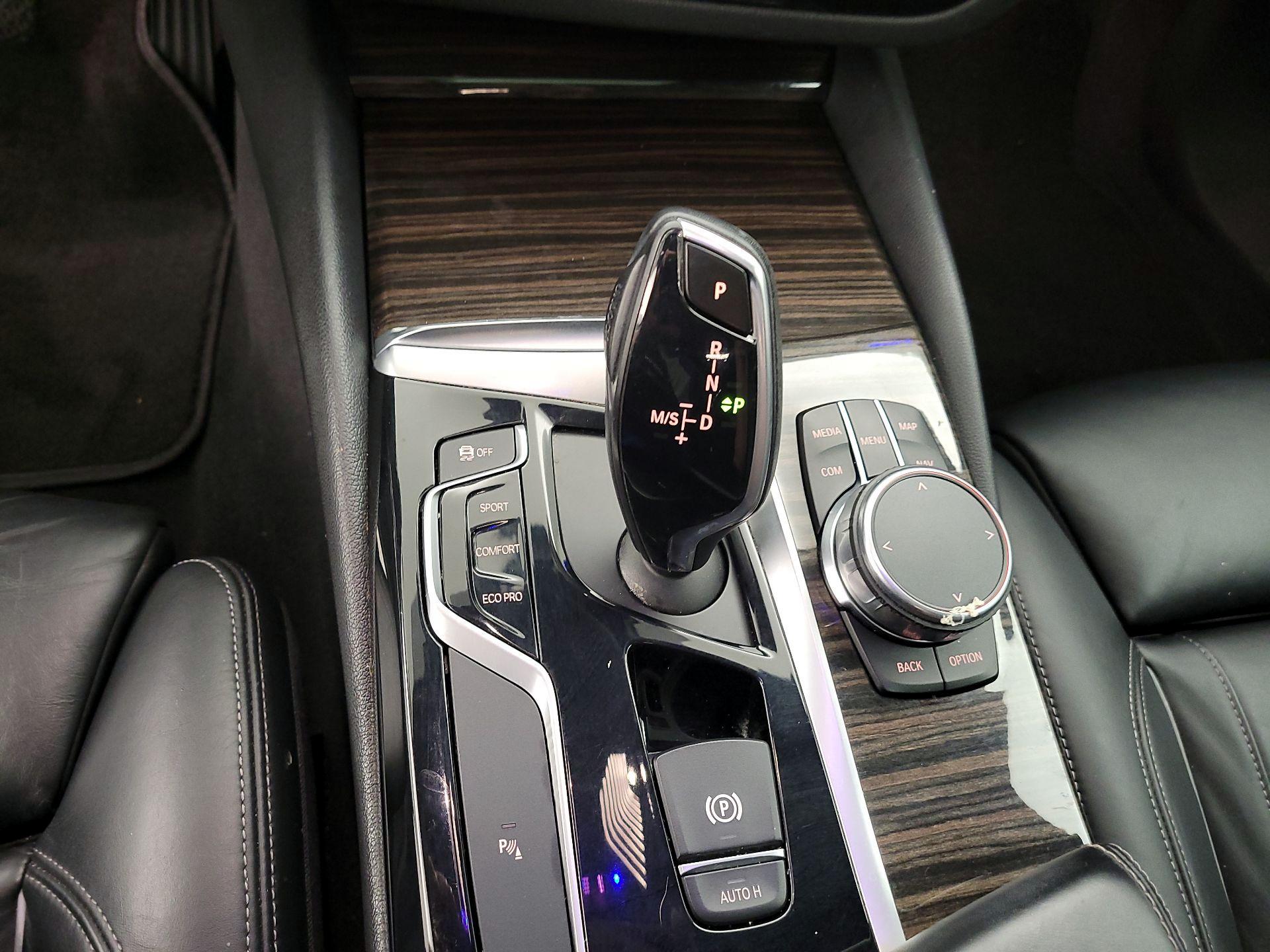 Thumbnail: 2018 BMW 5 Series - 16