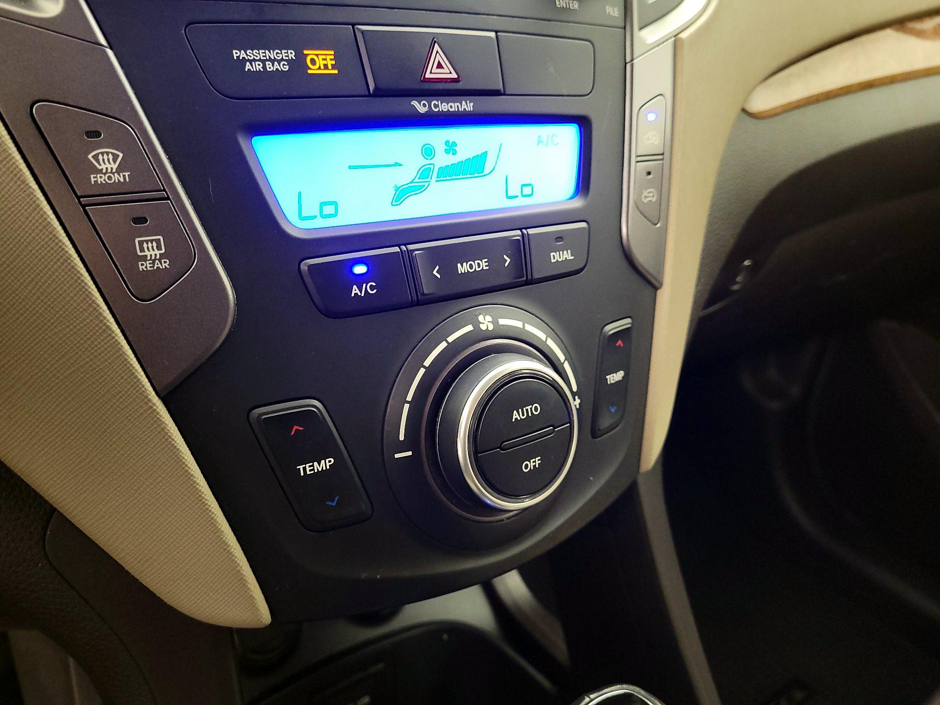 Thumbnail: 2013 Hyundai Santa Fe - 16