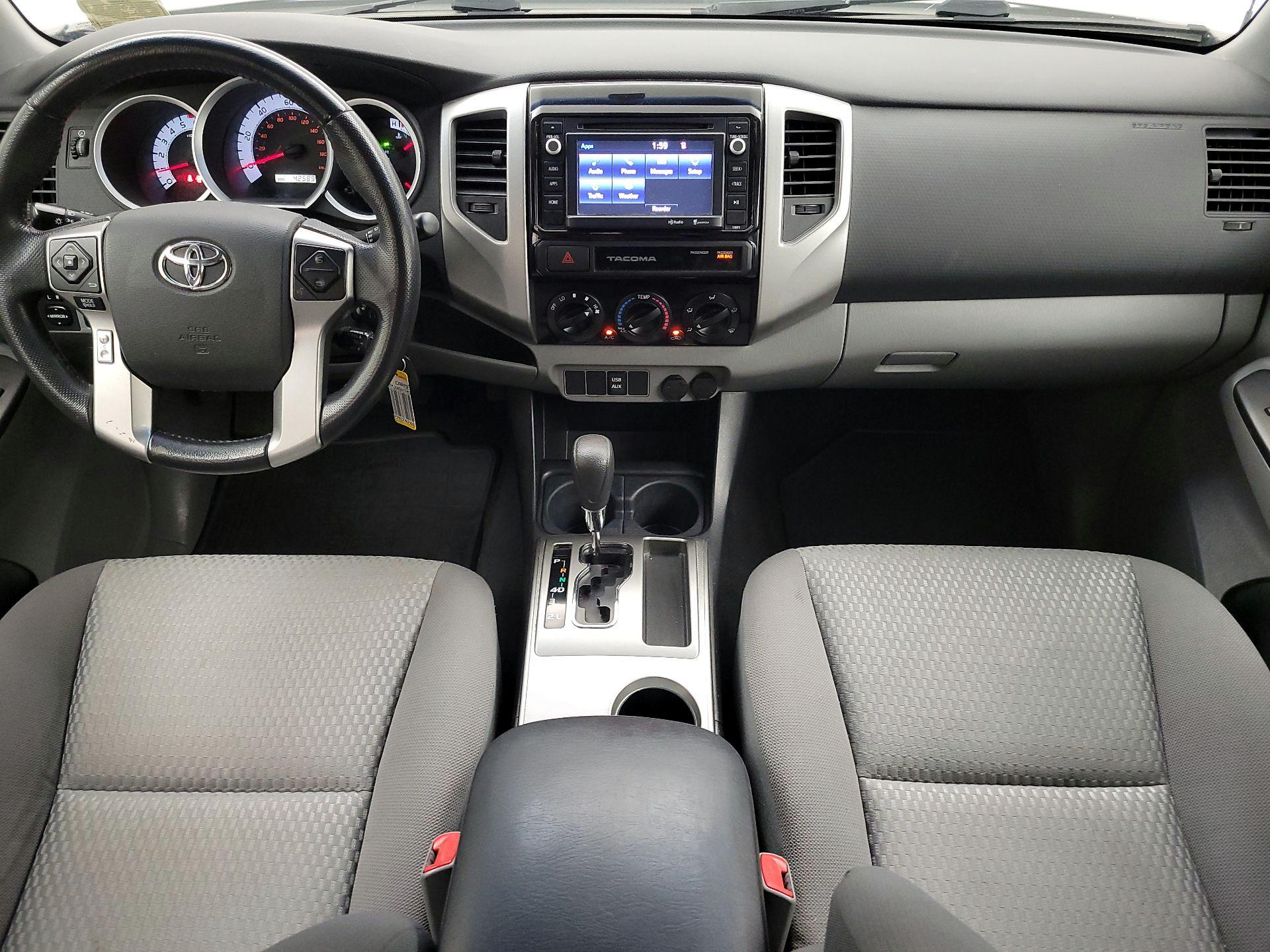 Thumbnail: 2015 Toyota Tacoma - 9