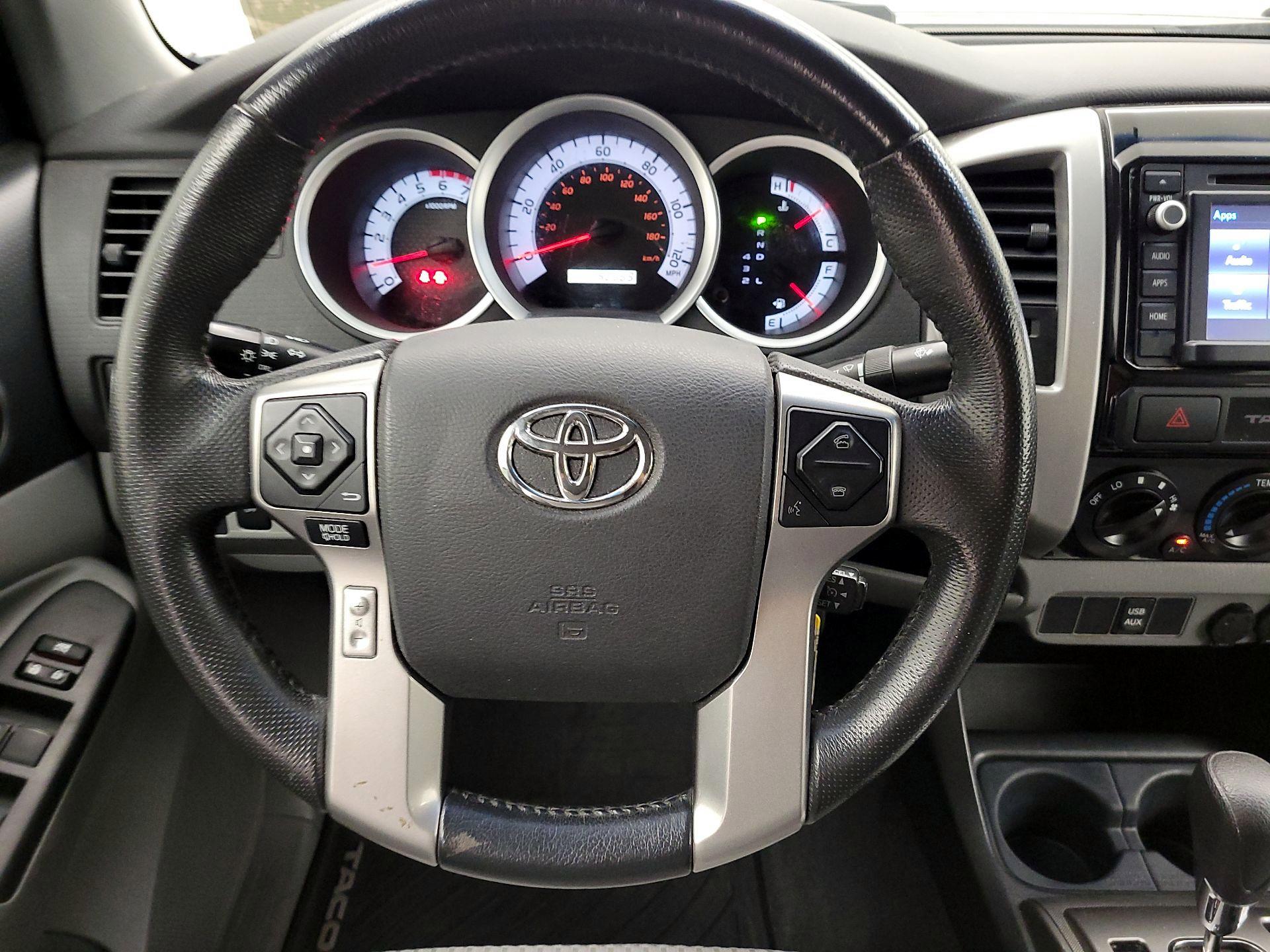 Thumbnail: 2015 Toyota Tacoma - 10