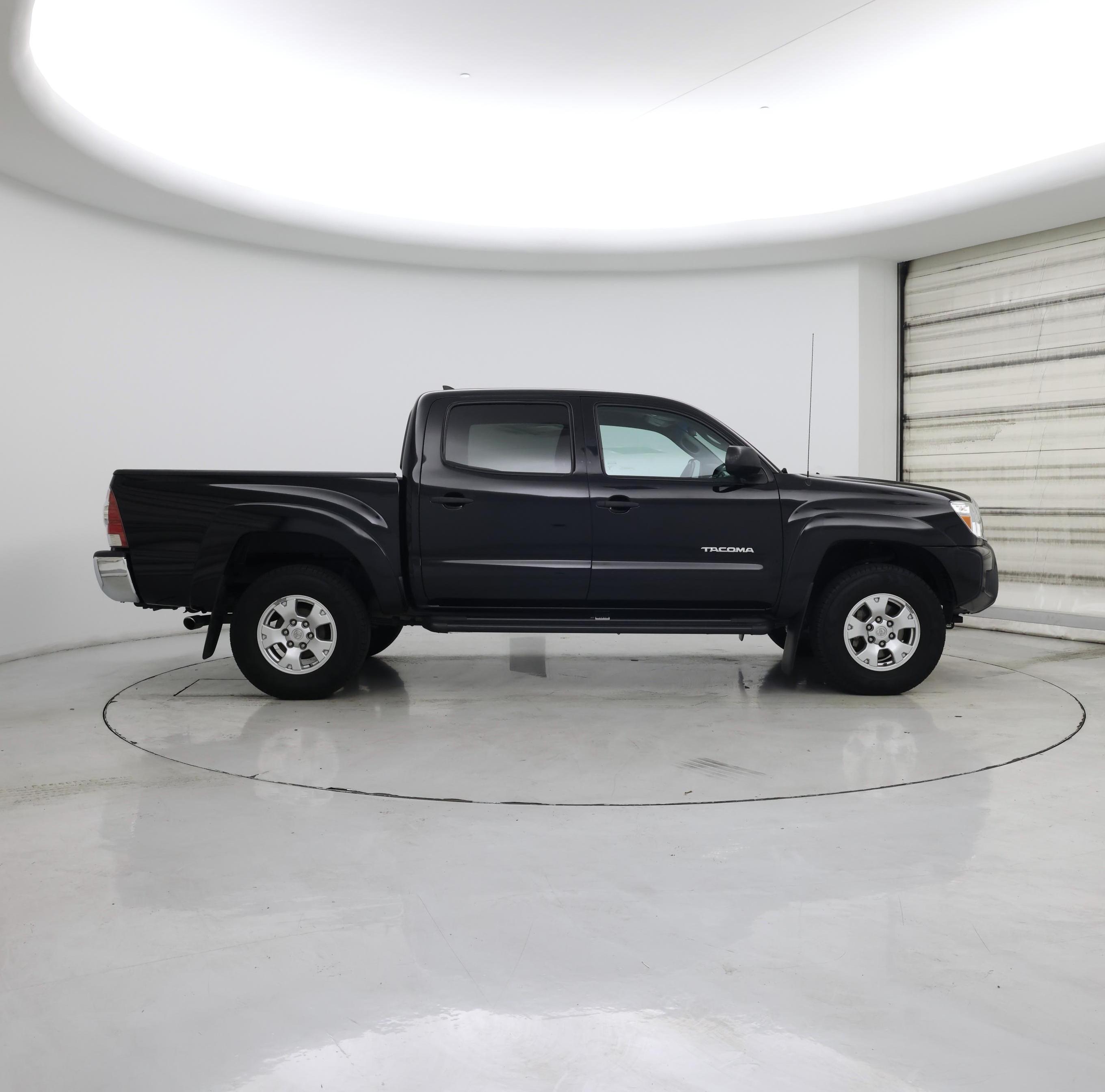 Thumbnail: 2015 Toyota Tacoma - 7