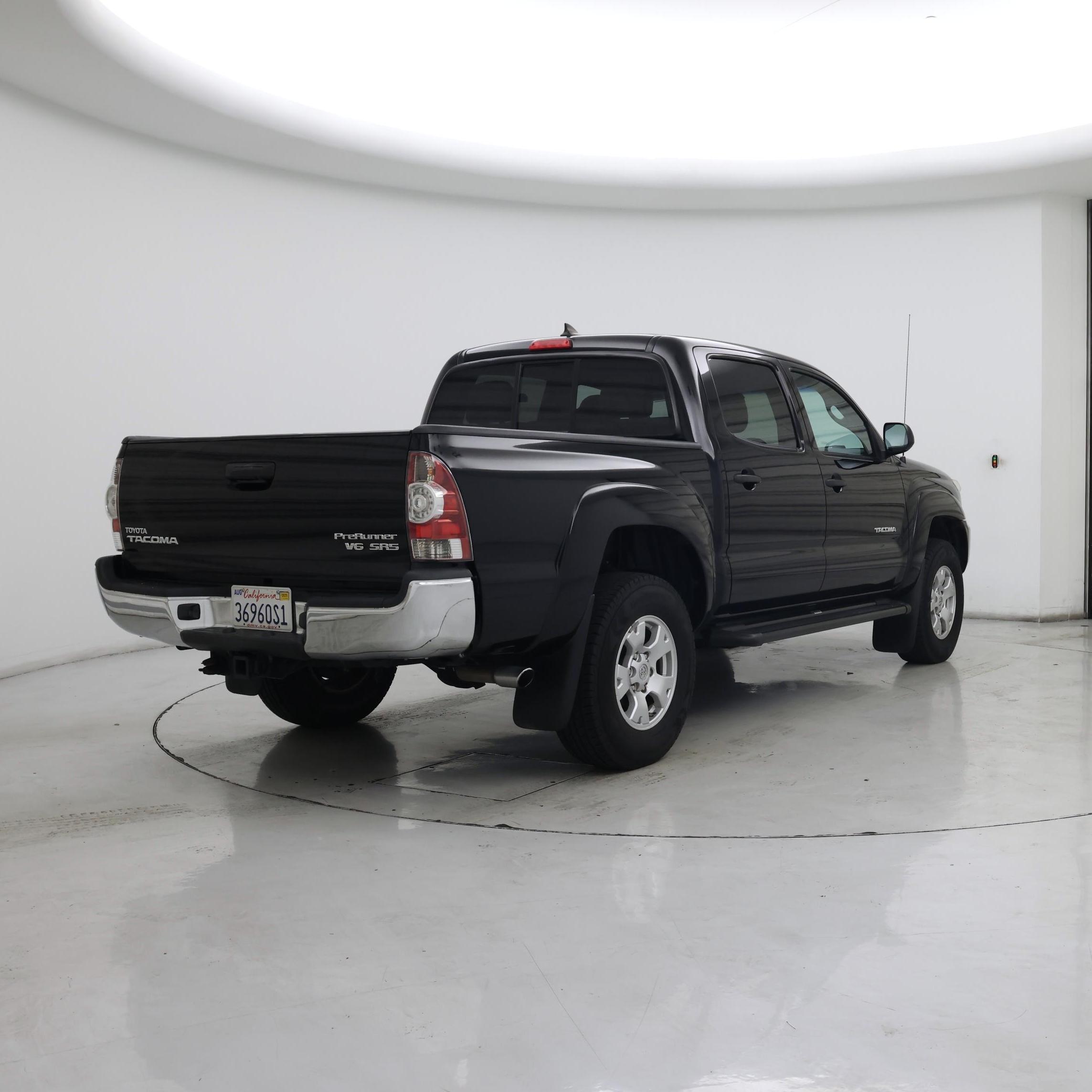 Thumbnail: 2015 Toyota Tacoma - 8