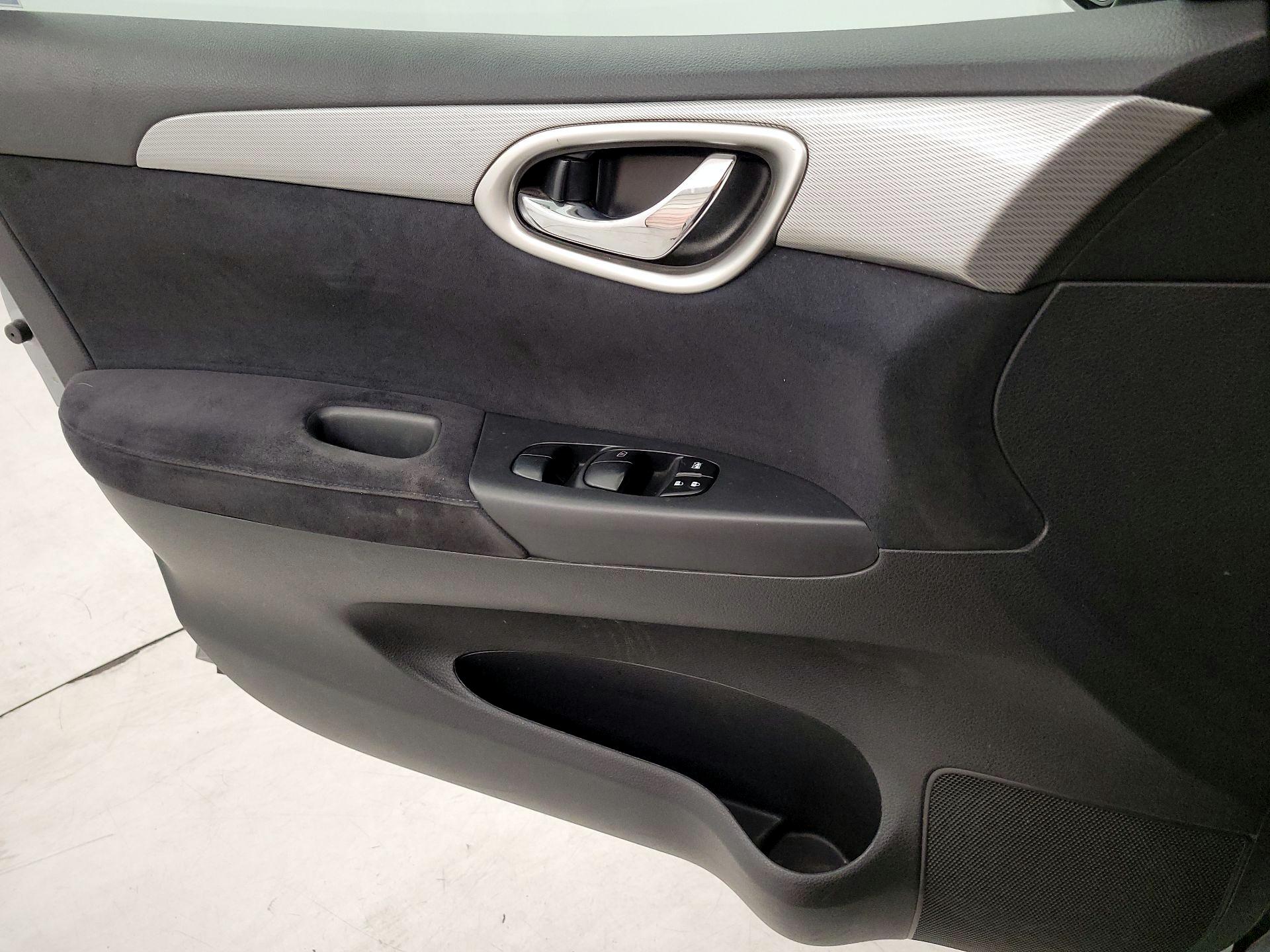 Thumbnail: 2014 Nissan Sentra - 12