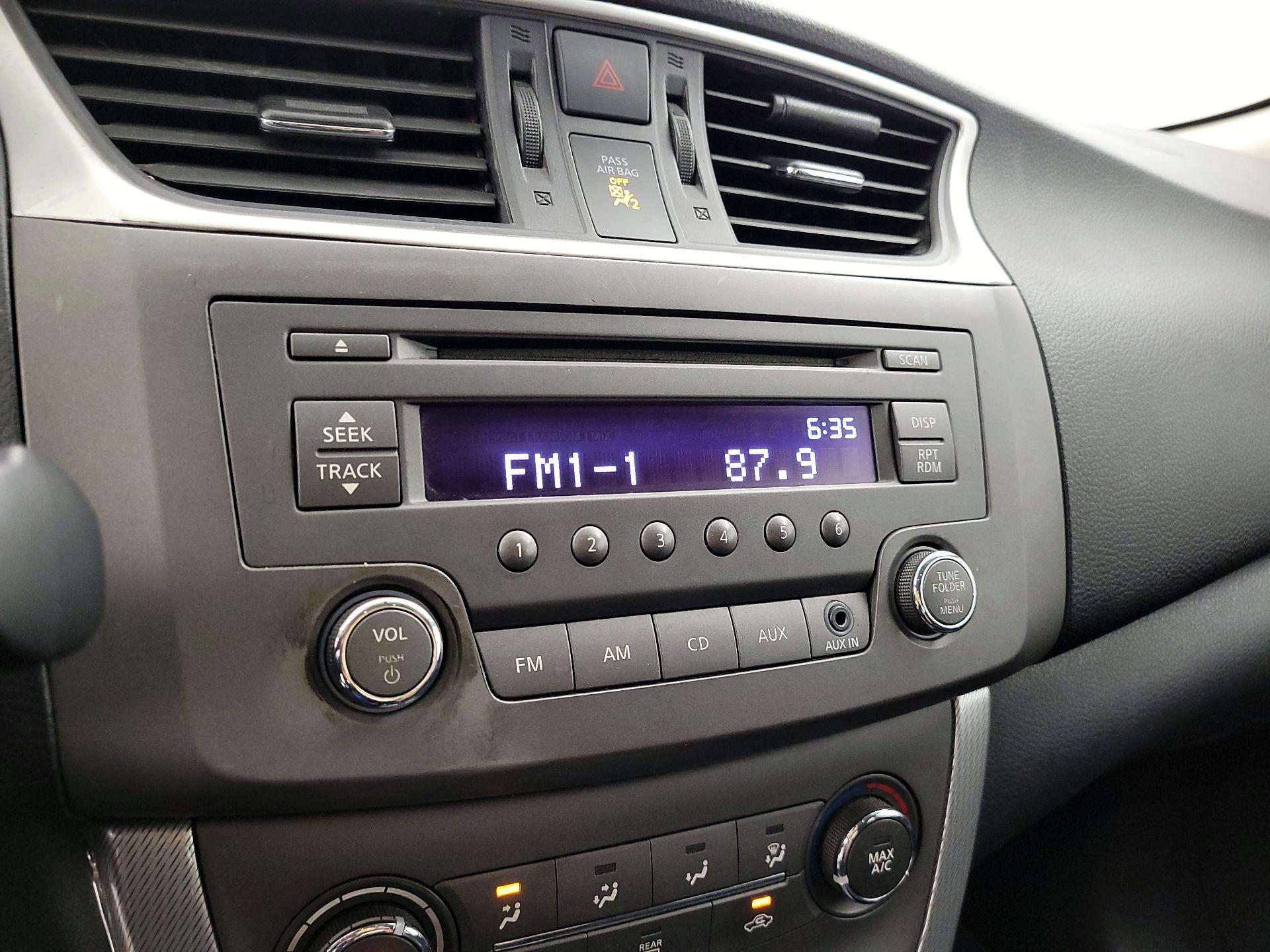 Thumbnail: 2014 Nissan Sentra - 13