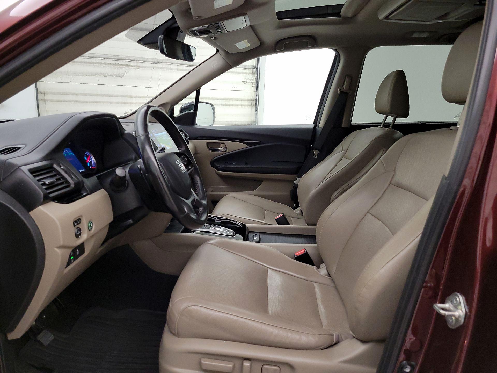 Thumbnail: 2019 Honda Pilot - 11