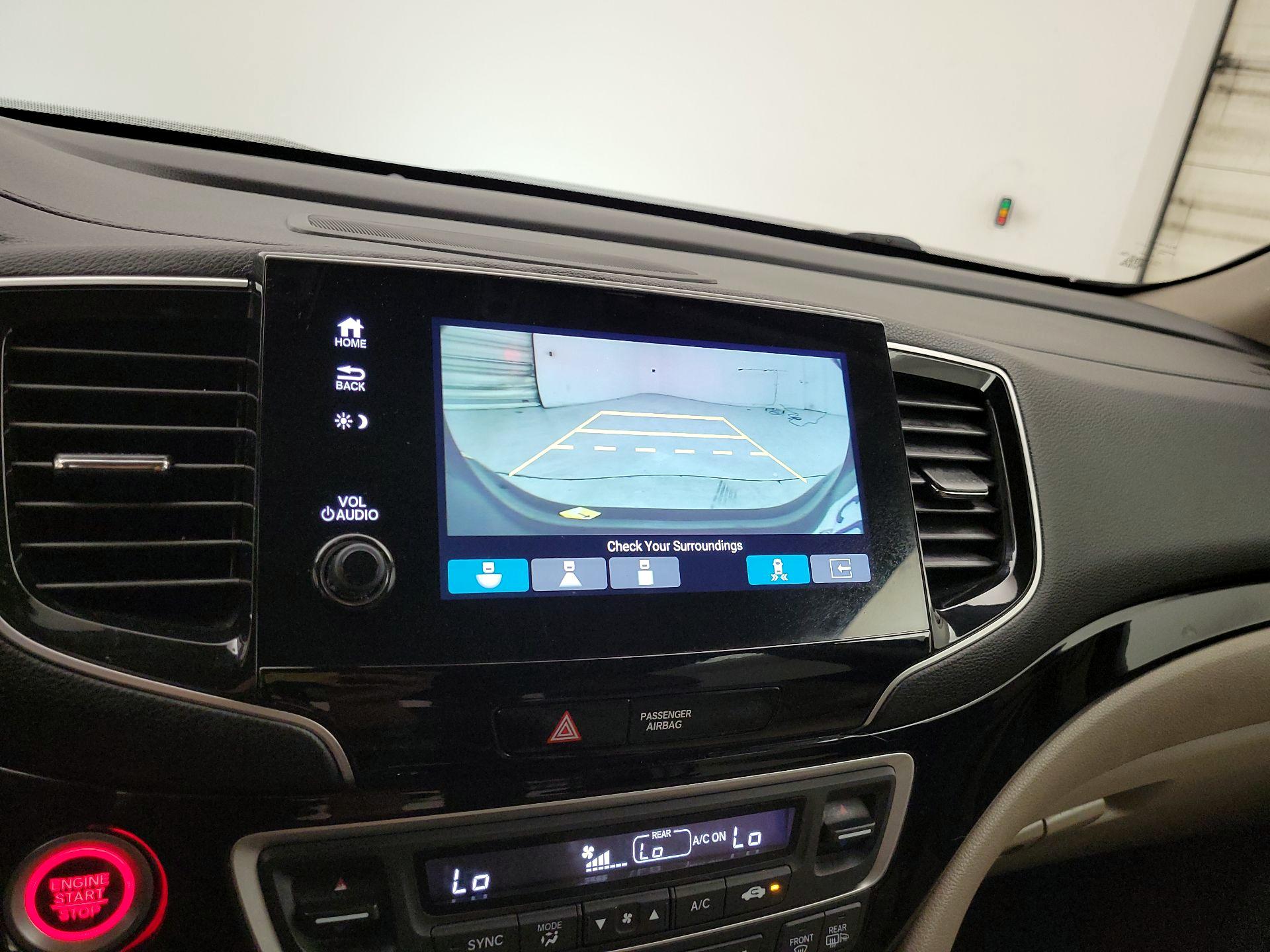 Thumbnail: 2019 Honda Pilot - 15