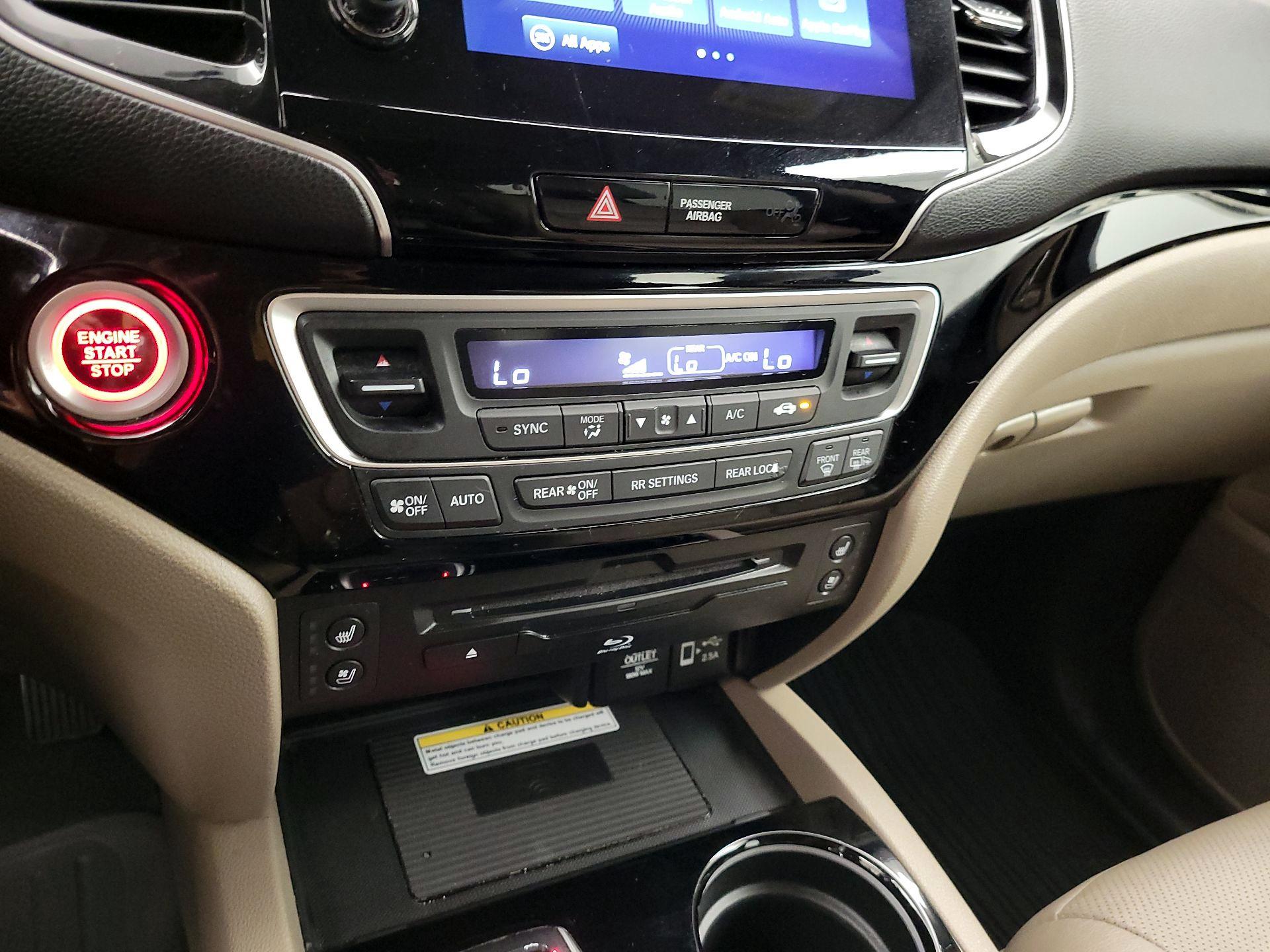 Thumbnail: 2019 Honda Pilot - 17