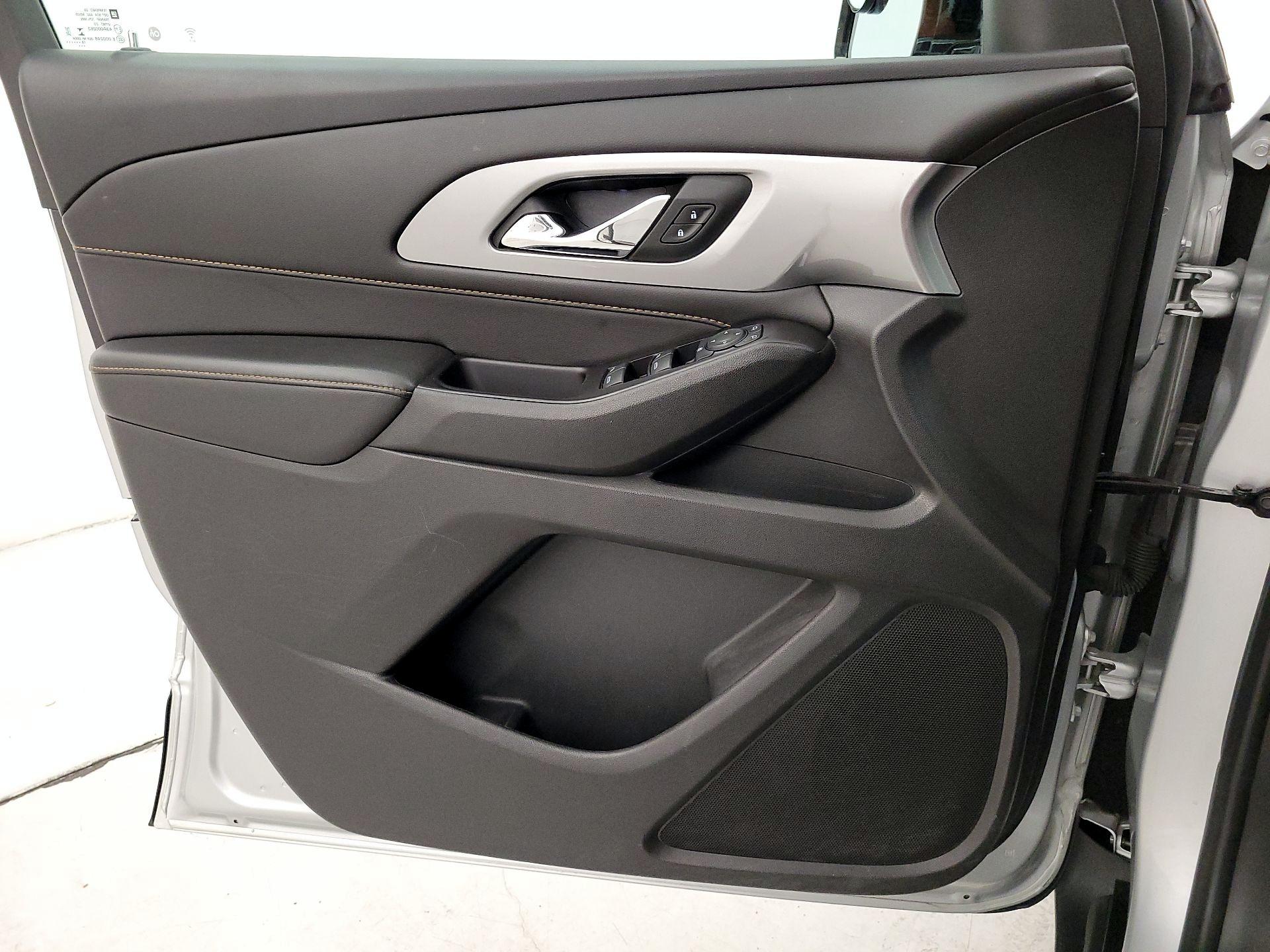 Thumbnail: 2020 Chevrolet Traverse - 12