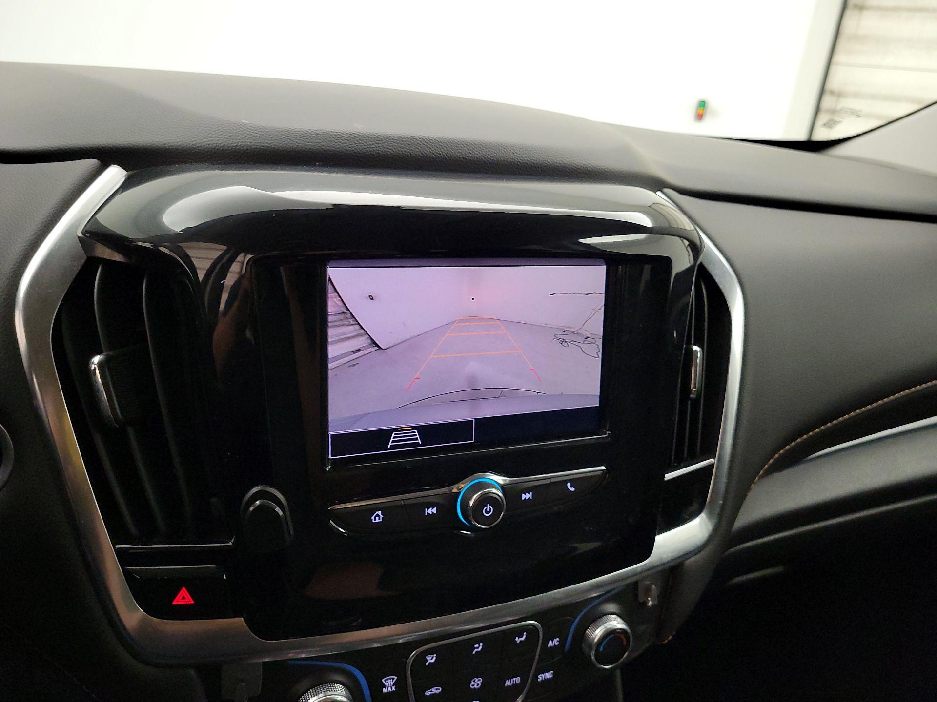 Thumbnail: 2020 Chevrolet Traverse - 14