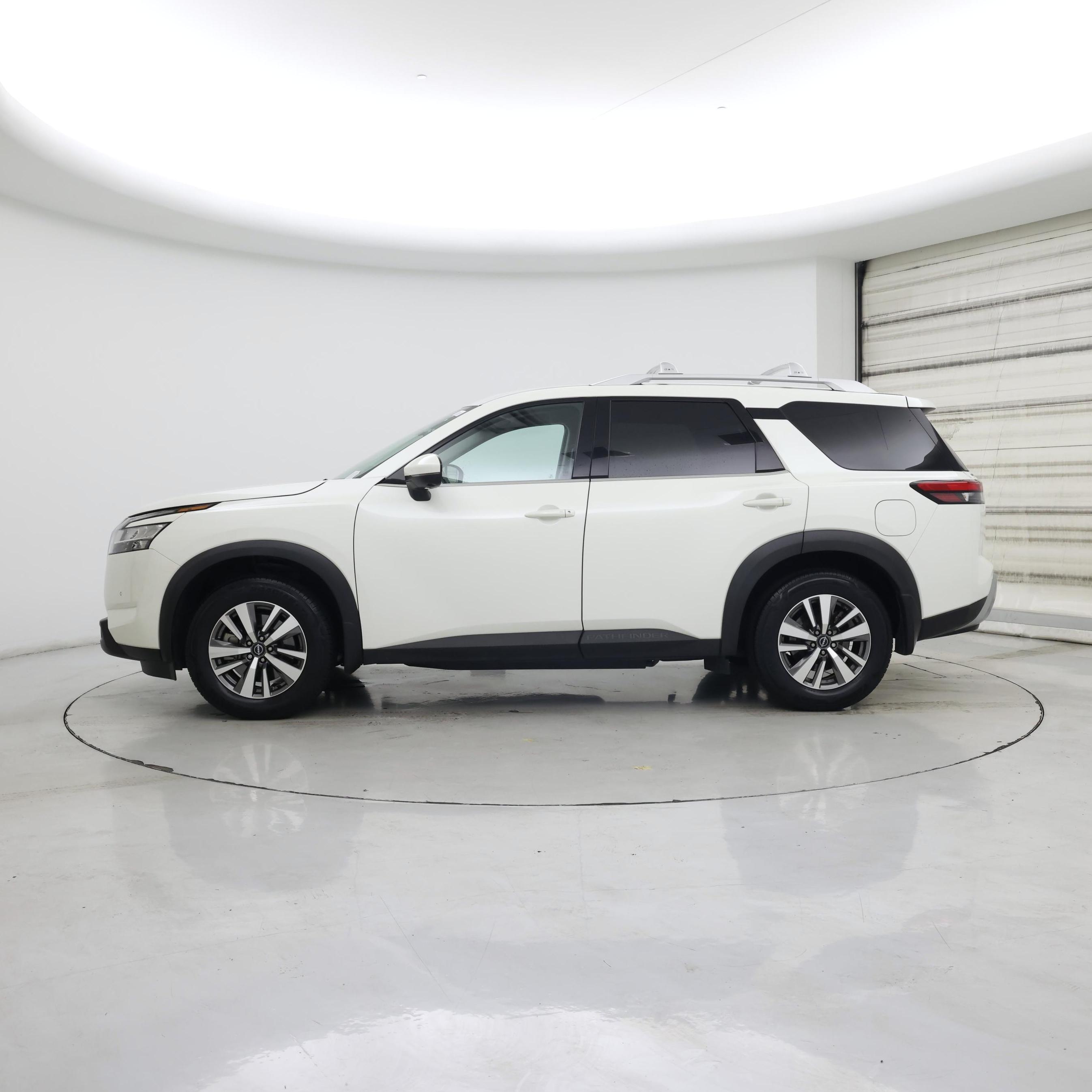 Thumbnail: 2022 Nissan Pathfinder - 3
