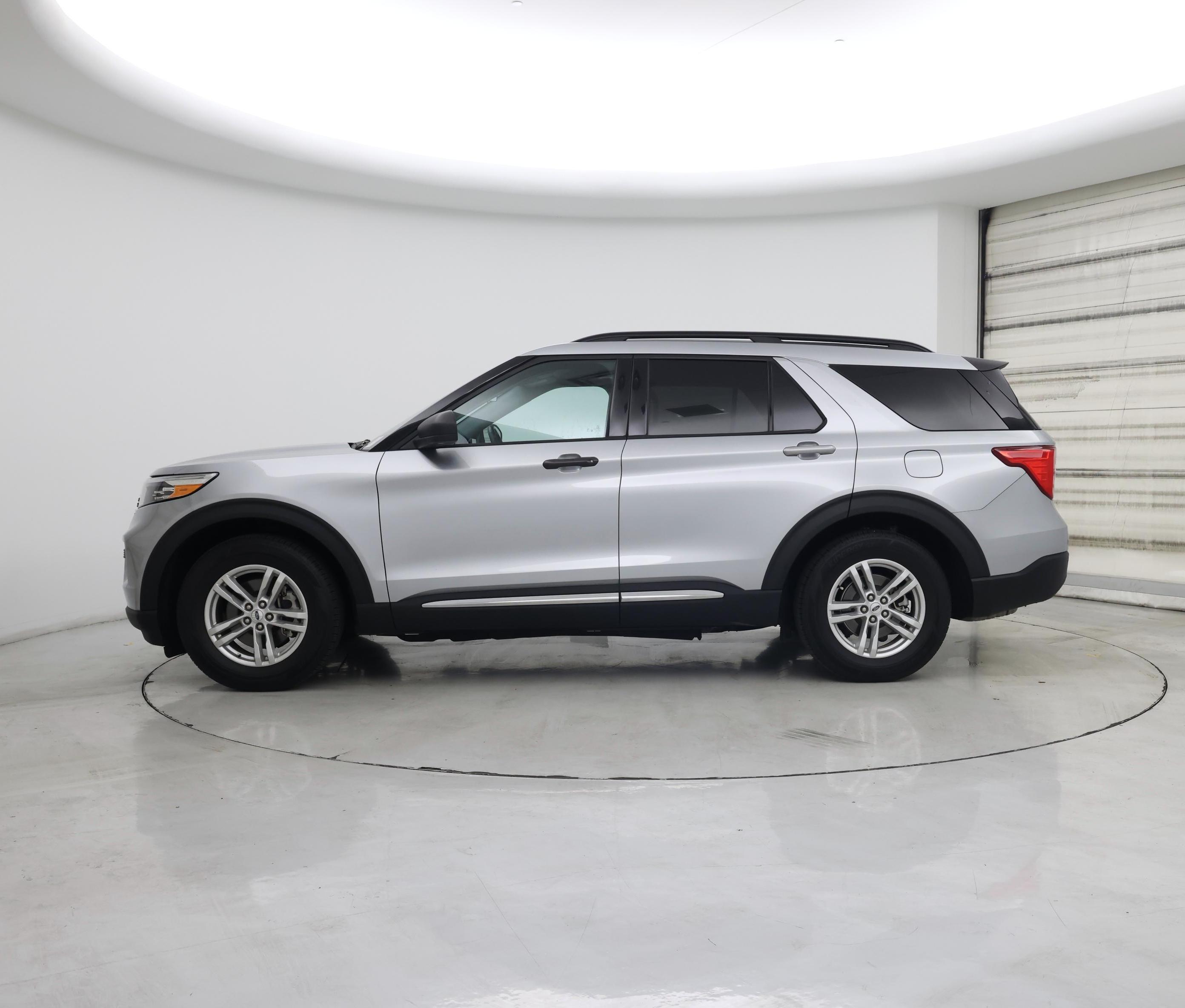 Thumbnail: 2022 Ford Explorer - 3