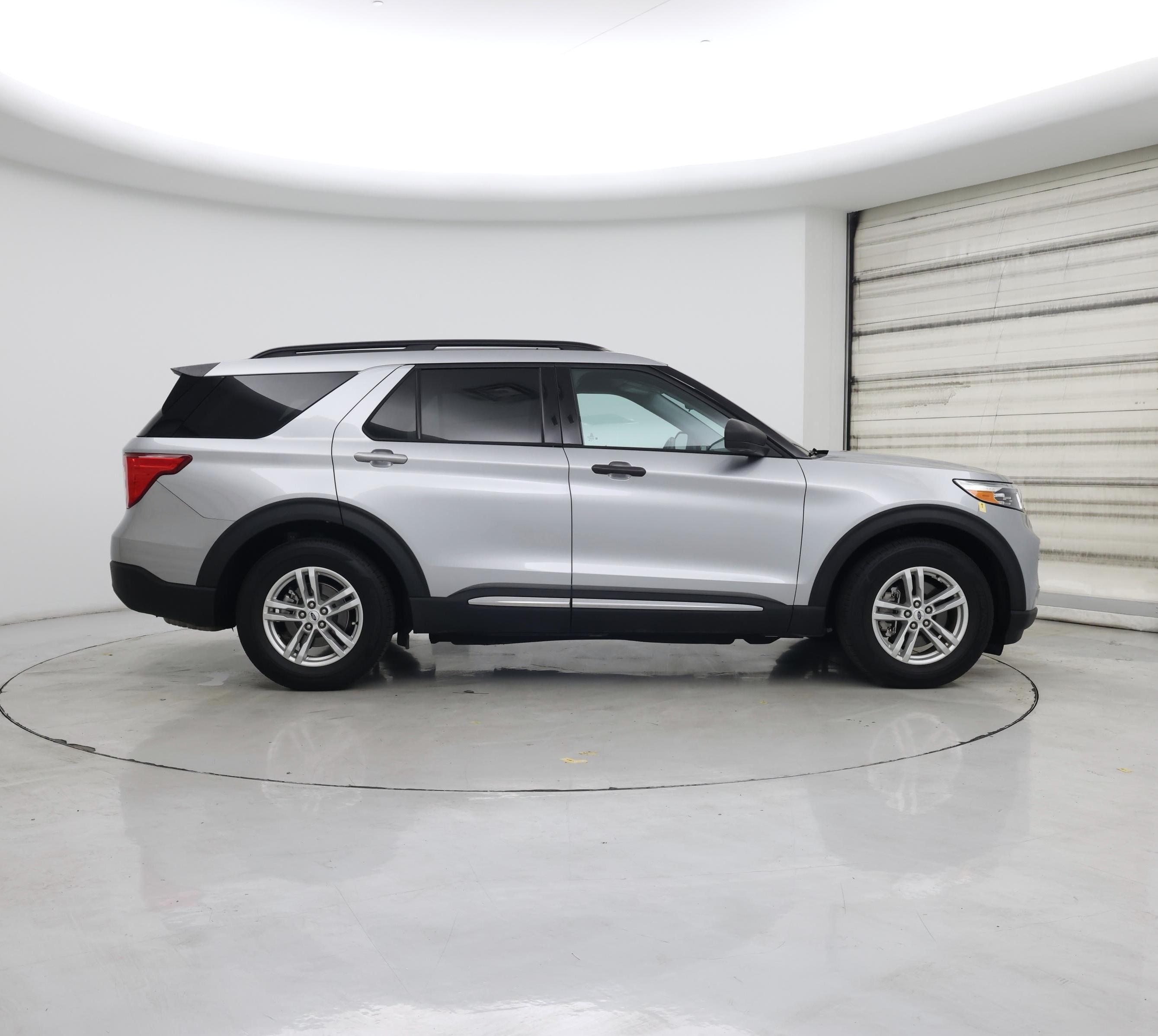 Thumbnail: 2022 Ford Explorer - 7