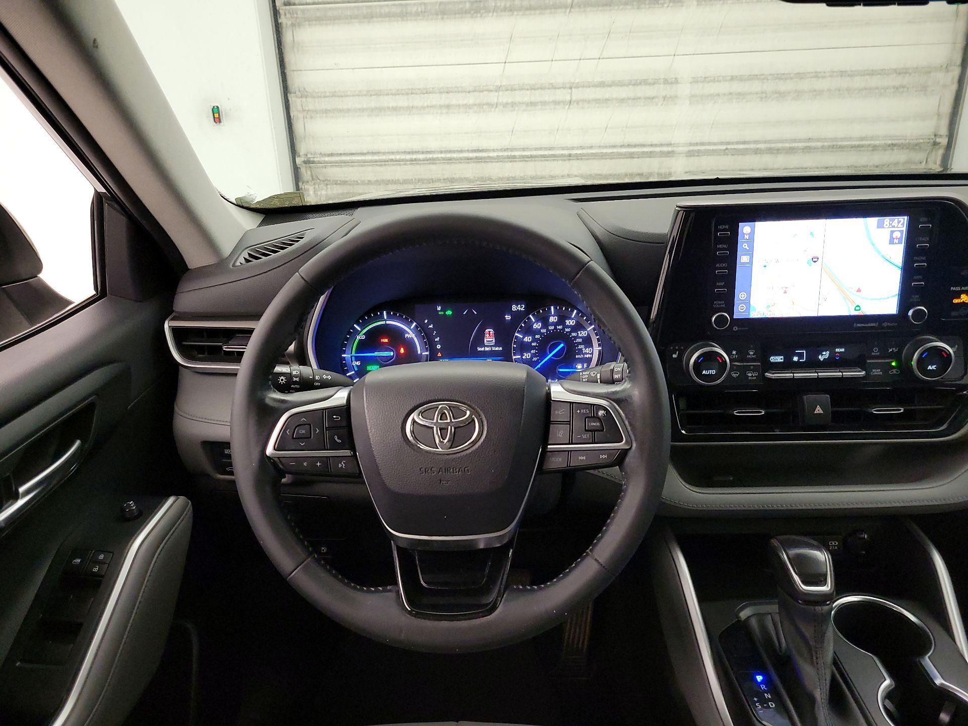 Thumbnail: 2020 Toyota Highlander - 10