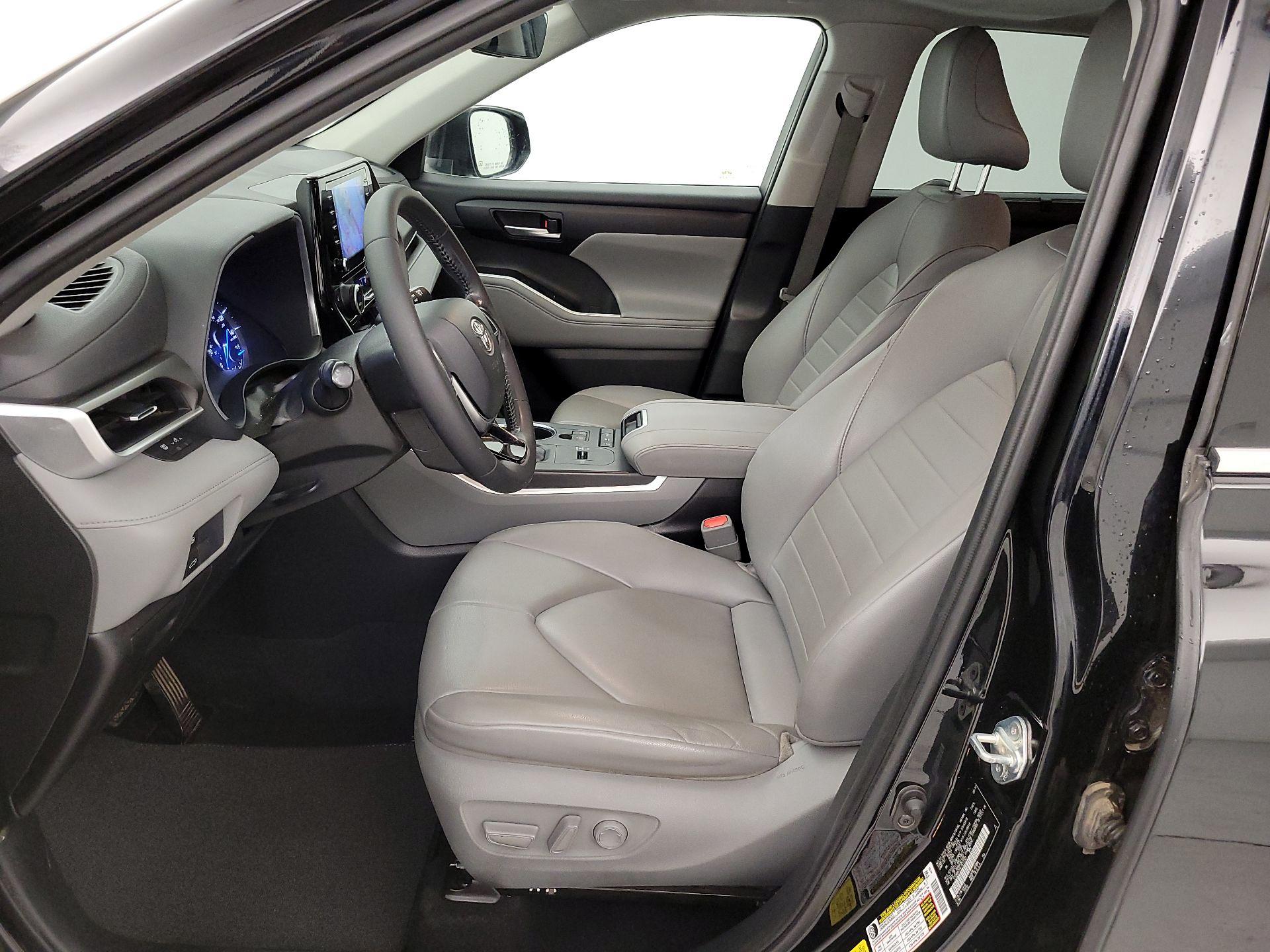 Thumbnail: 2020 Toyota Highlander - 11