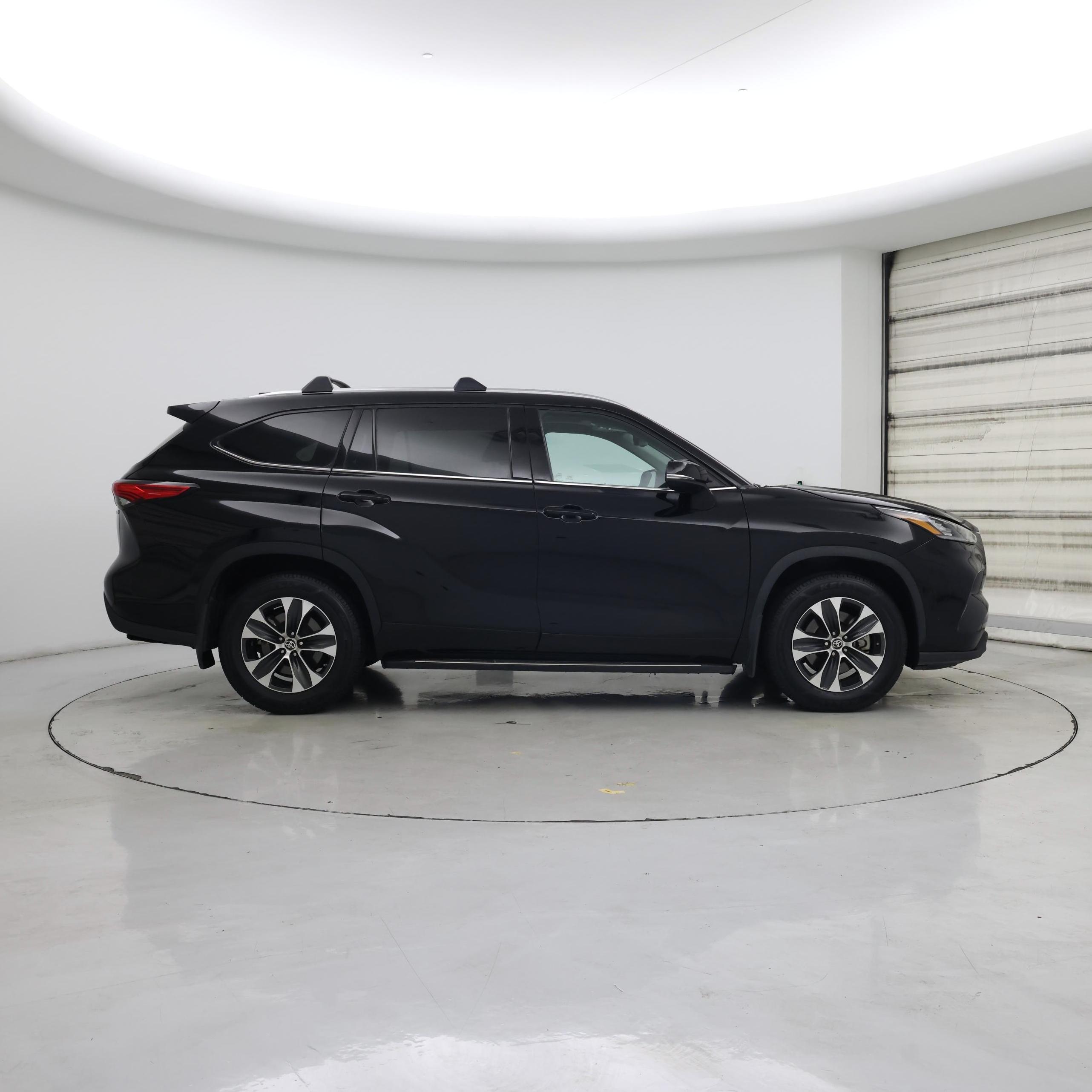 Thumbnail: 2020 Toyota Highlander - 7