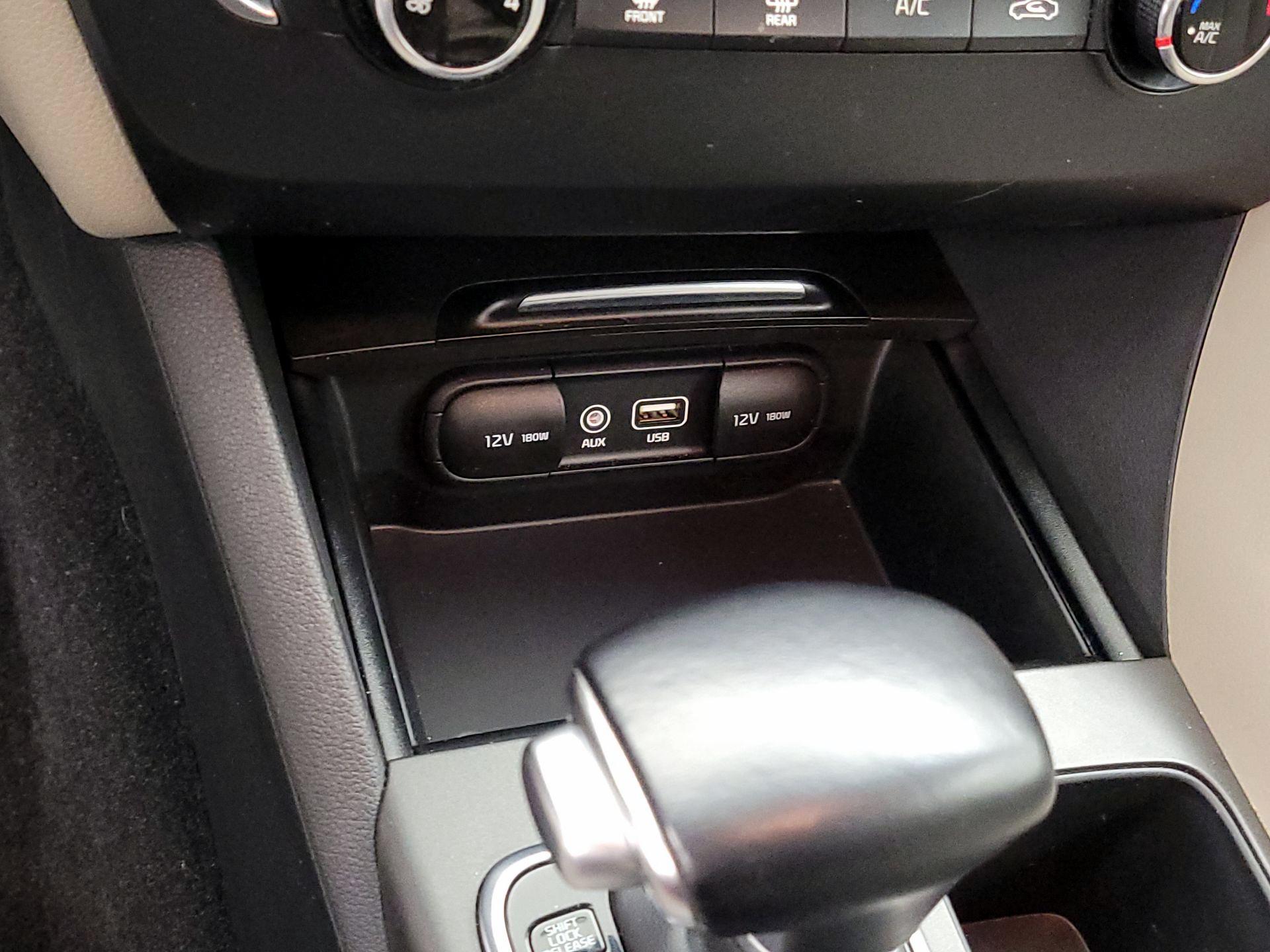 Thumbnail: 2017 Kia Optima - 18