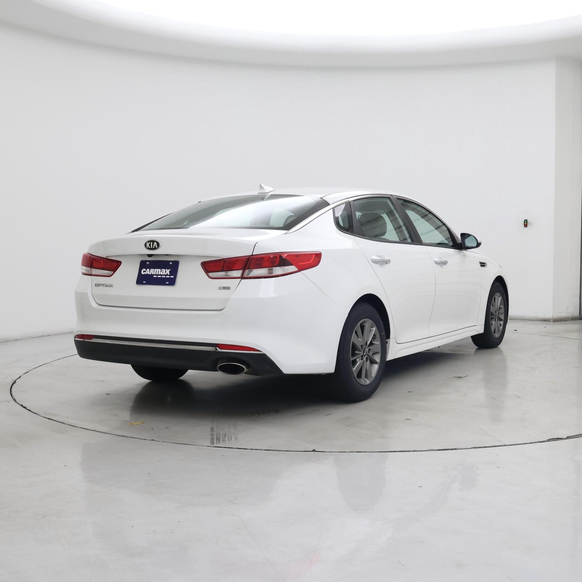 Thumbnail: 2017 Kia Optima - 8
