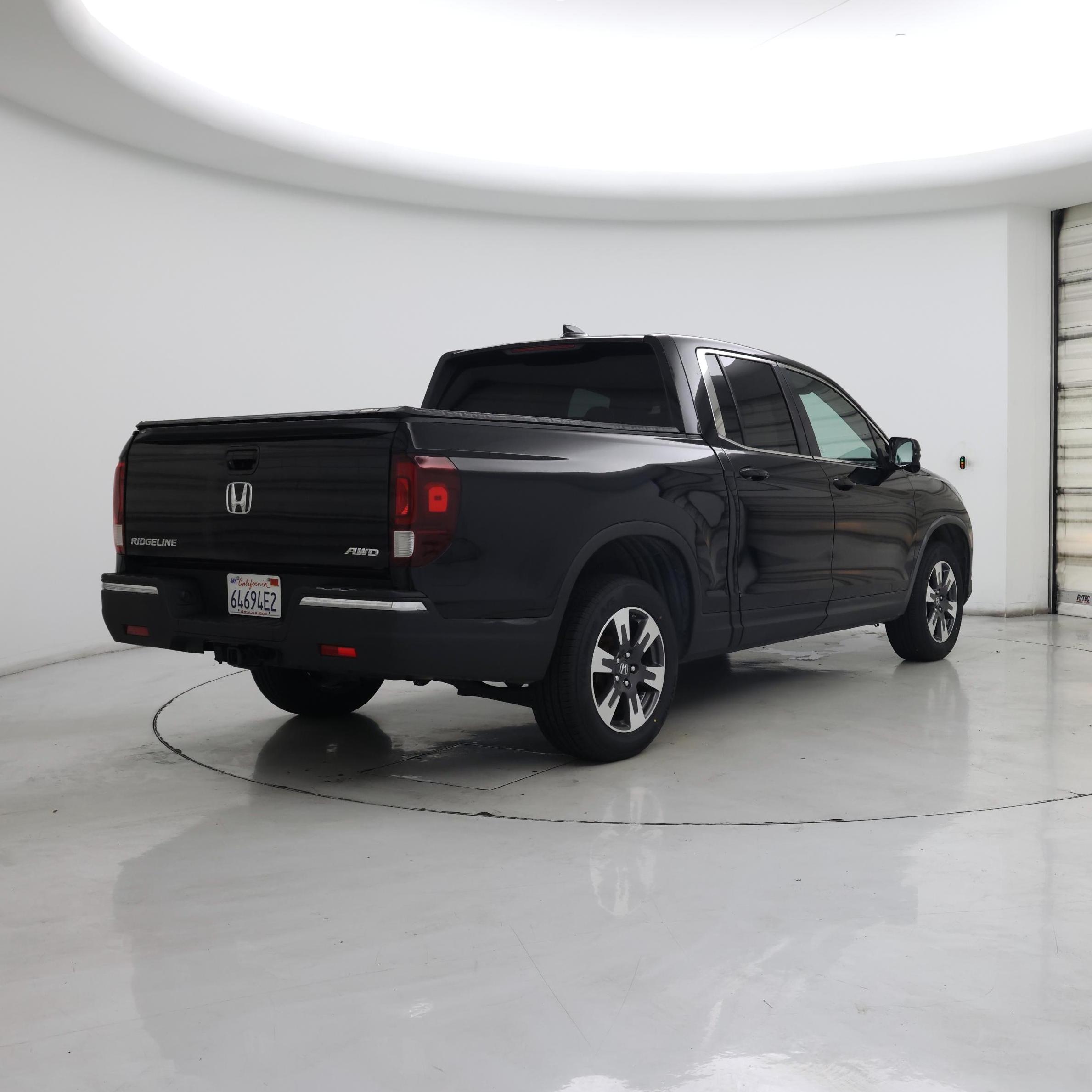 Thumbnail: 2017 Honda Ridgeline - 8