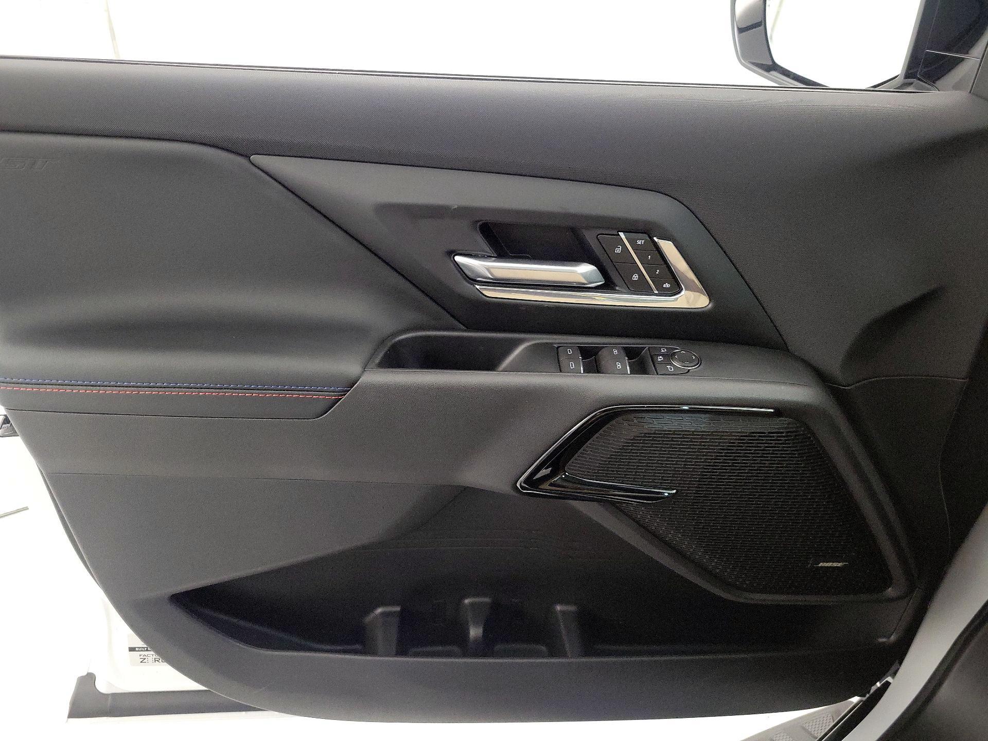 Thumbnail: 2025 Chevrolet Silverado EV - 12