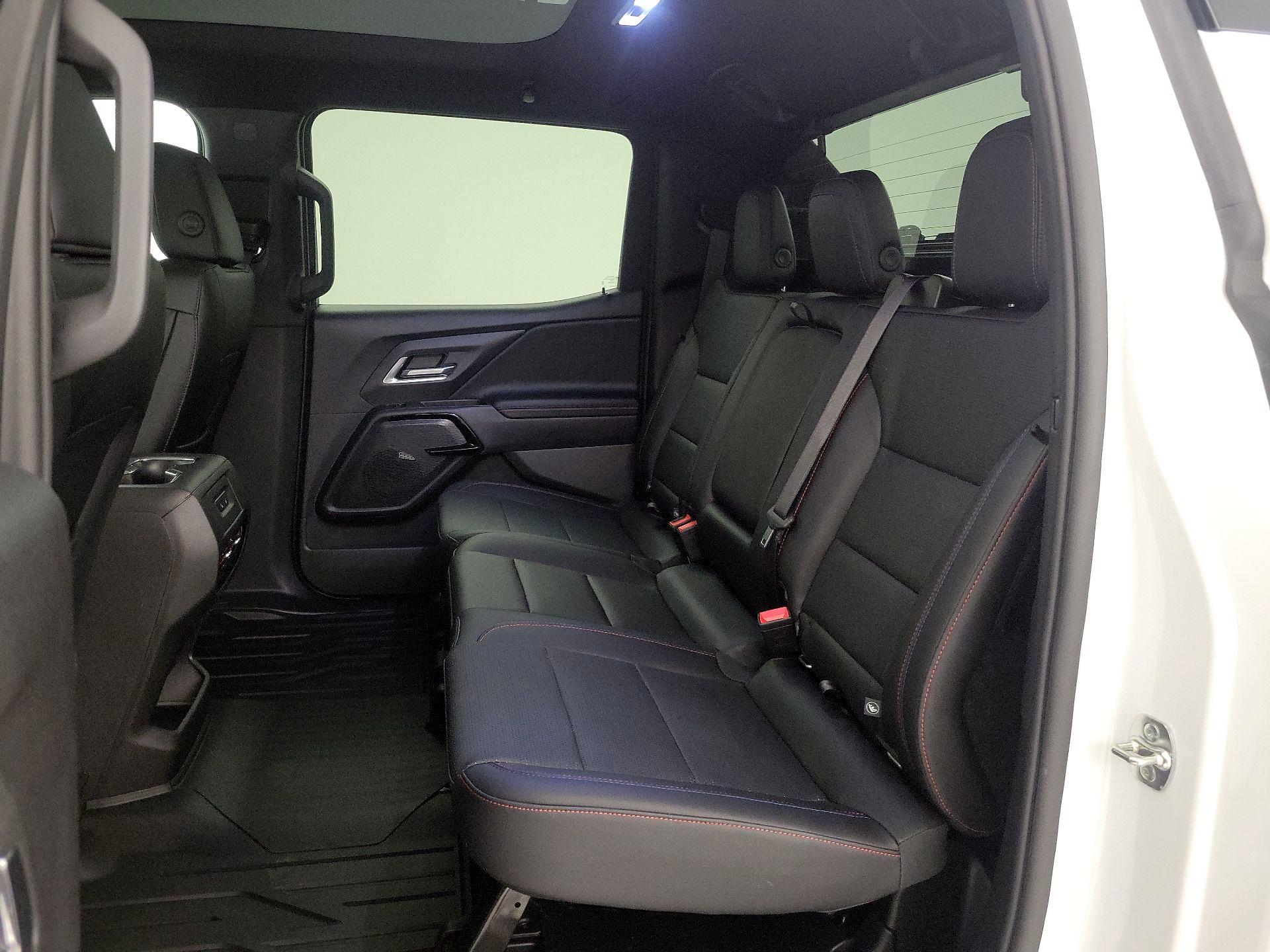 Thumbnail: 2025 Chevrolet Silverado EV - 19
