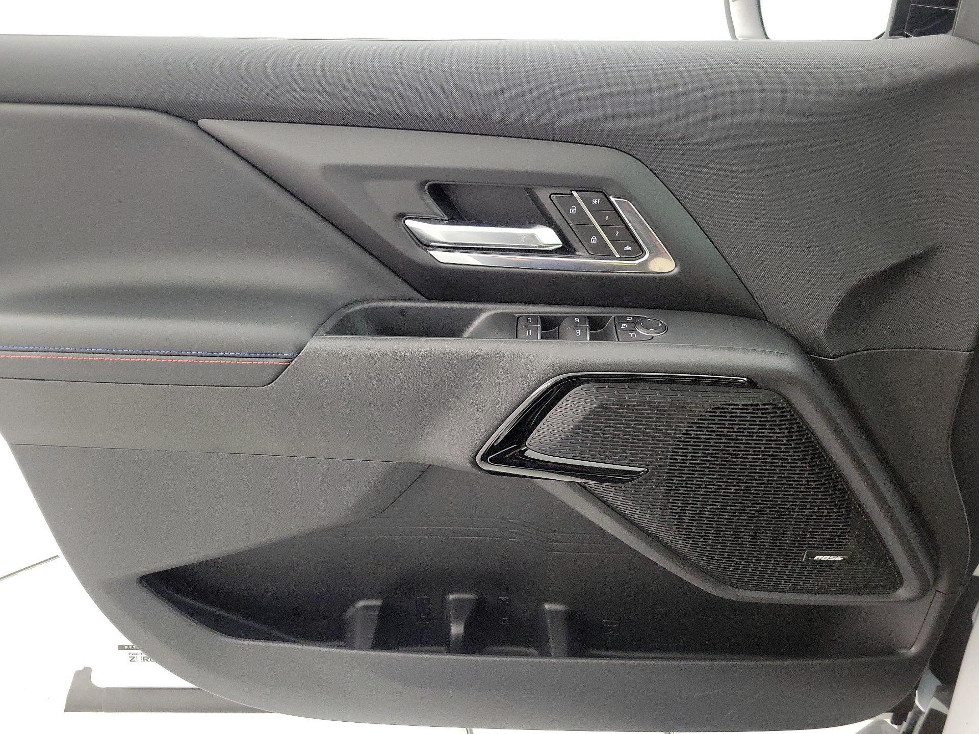 Thumbnail: 2025 Chevrolet Silverado EV - 12